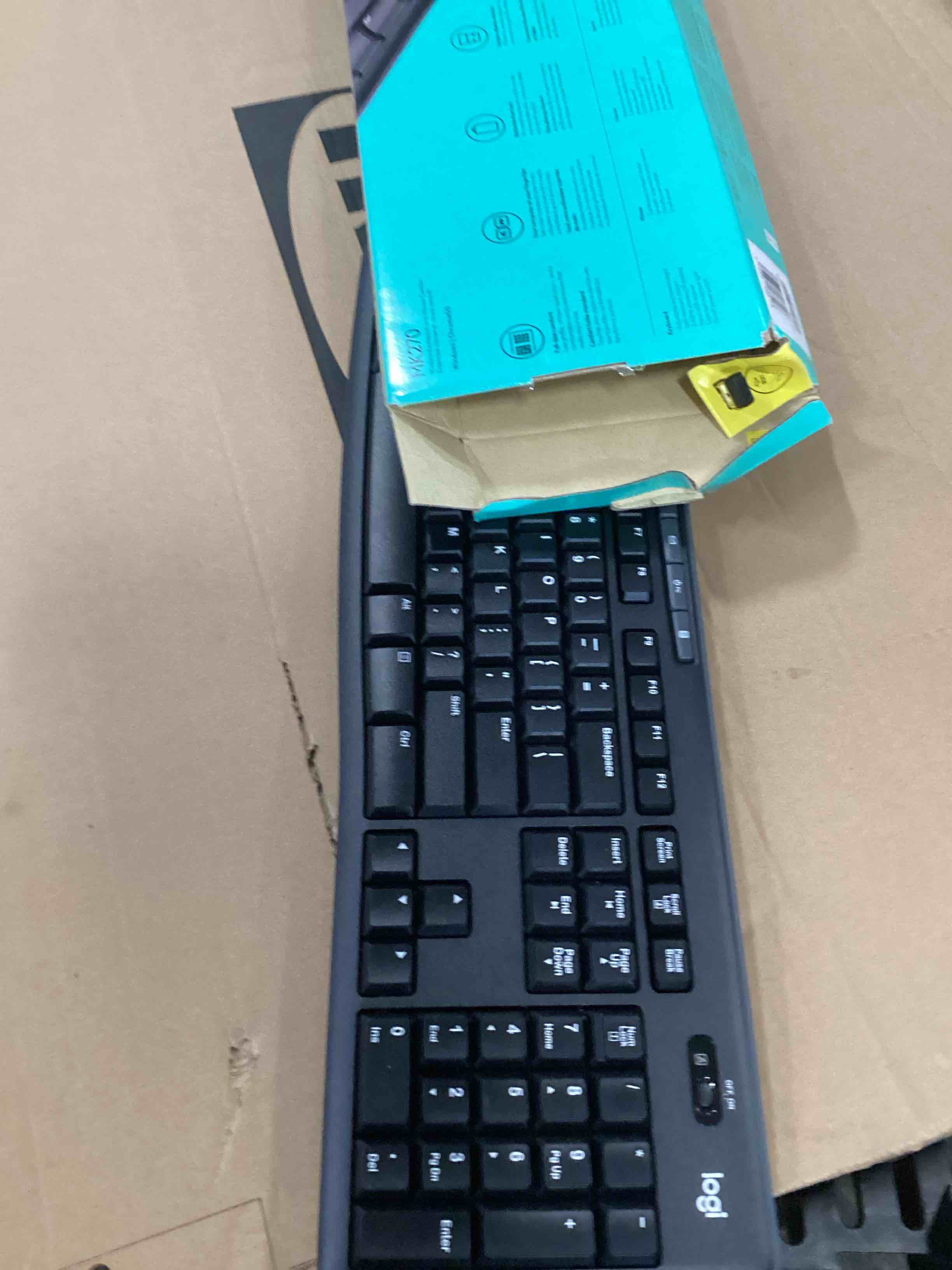 https://s3.amazonaws.com/lotting-images-prod/bidfta/TEA3601692_1750941165379.jpeg