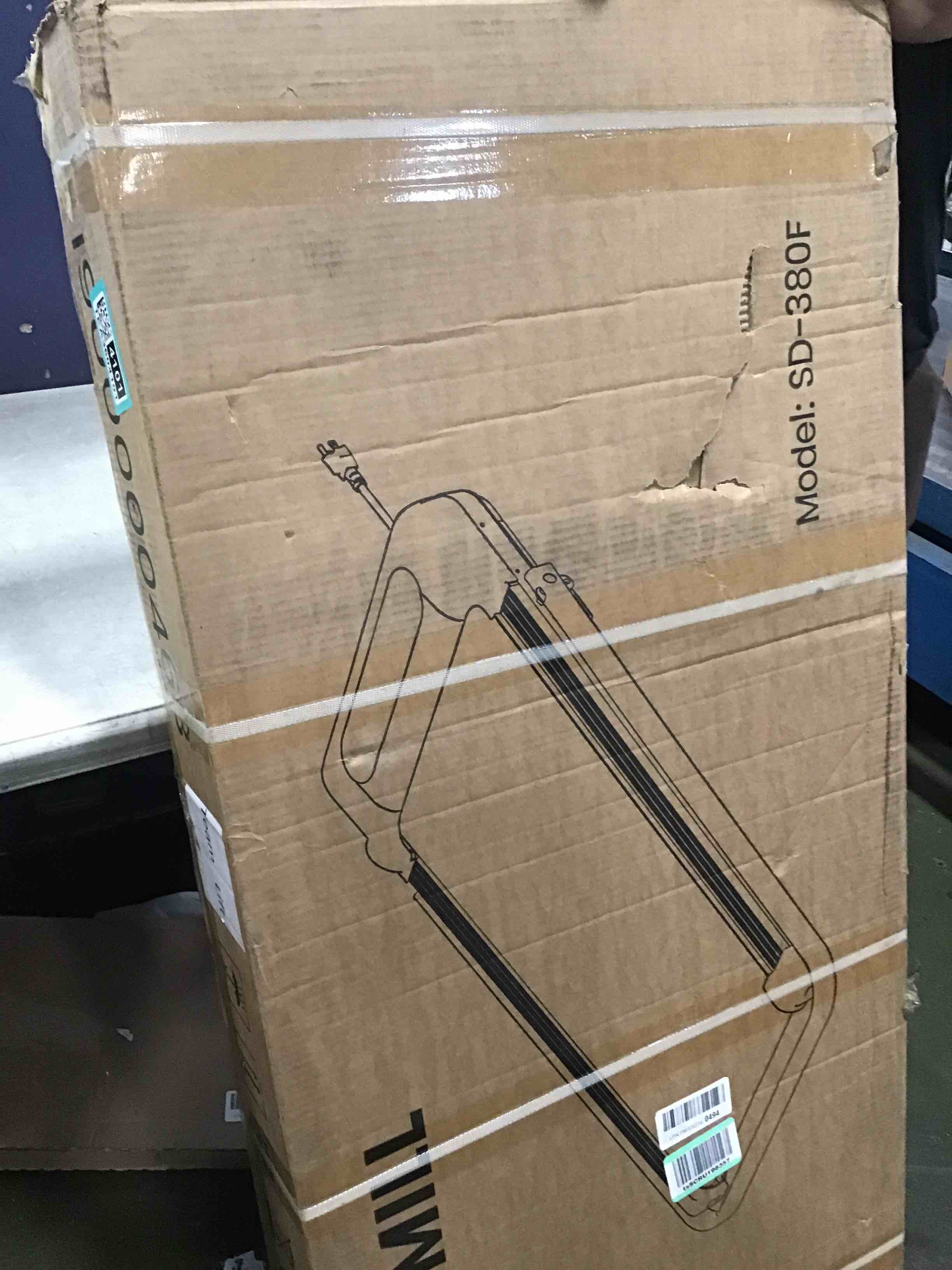 https://s3.amazonaws.com/lotting-images-prod/bidfta/TEA3604101_1750188246174.jpeg