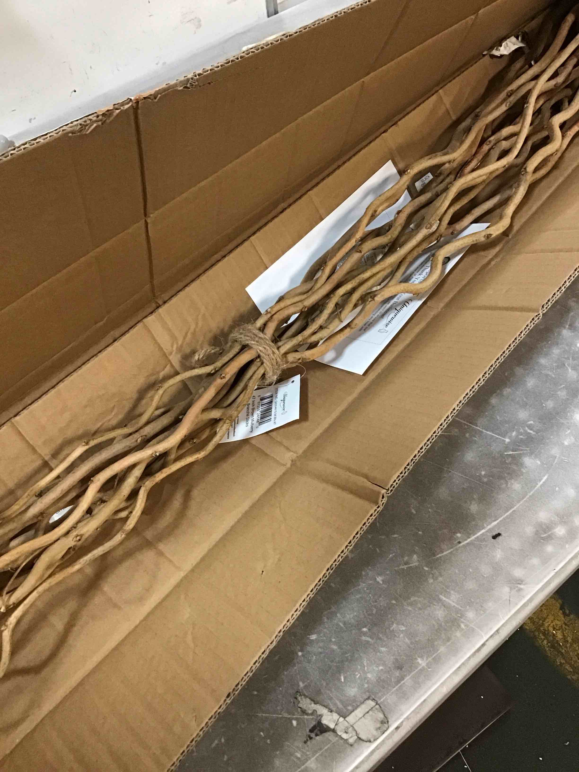 https://s3.amazonaws.com/lotting-images-prod/bidfta/TEA3610710_1750512170388.jpeg