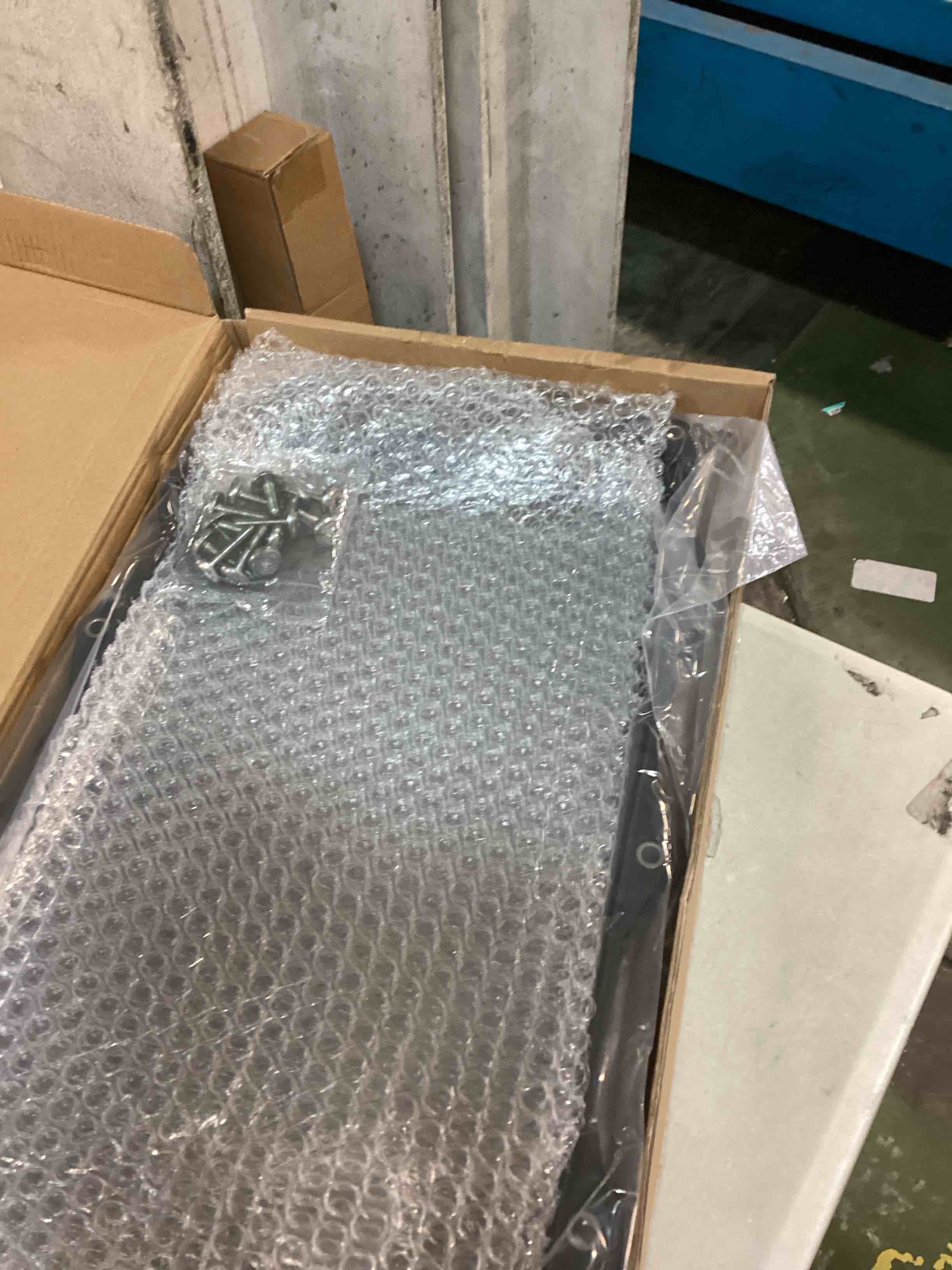 https://s3.amazonaws.com/lotting-images-prod/bidfta/TEA3615028_1751290556366.jpeg