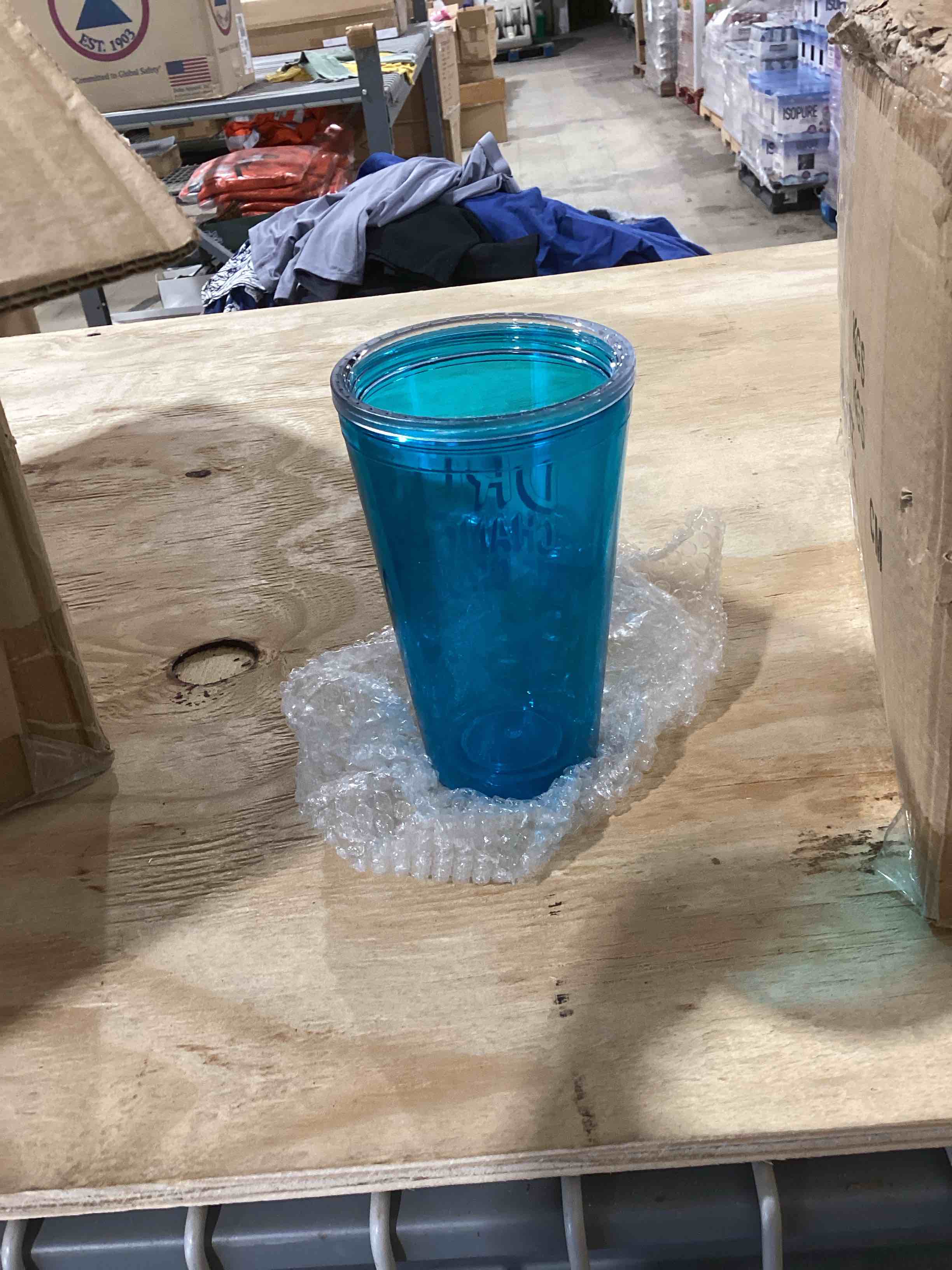 Condition photo showing Good Condition for box of 48 blue cups