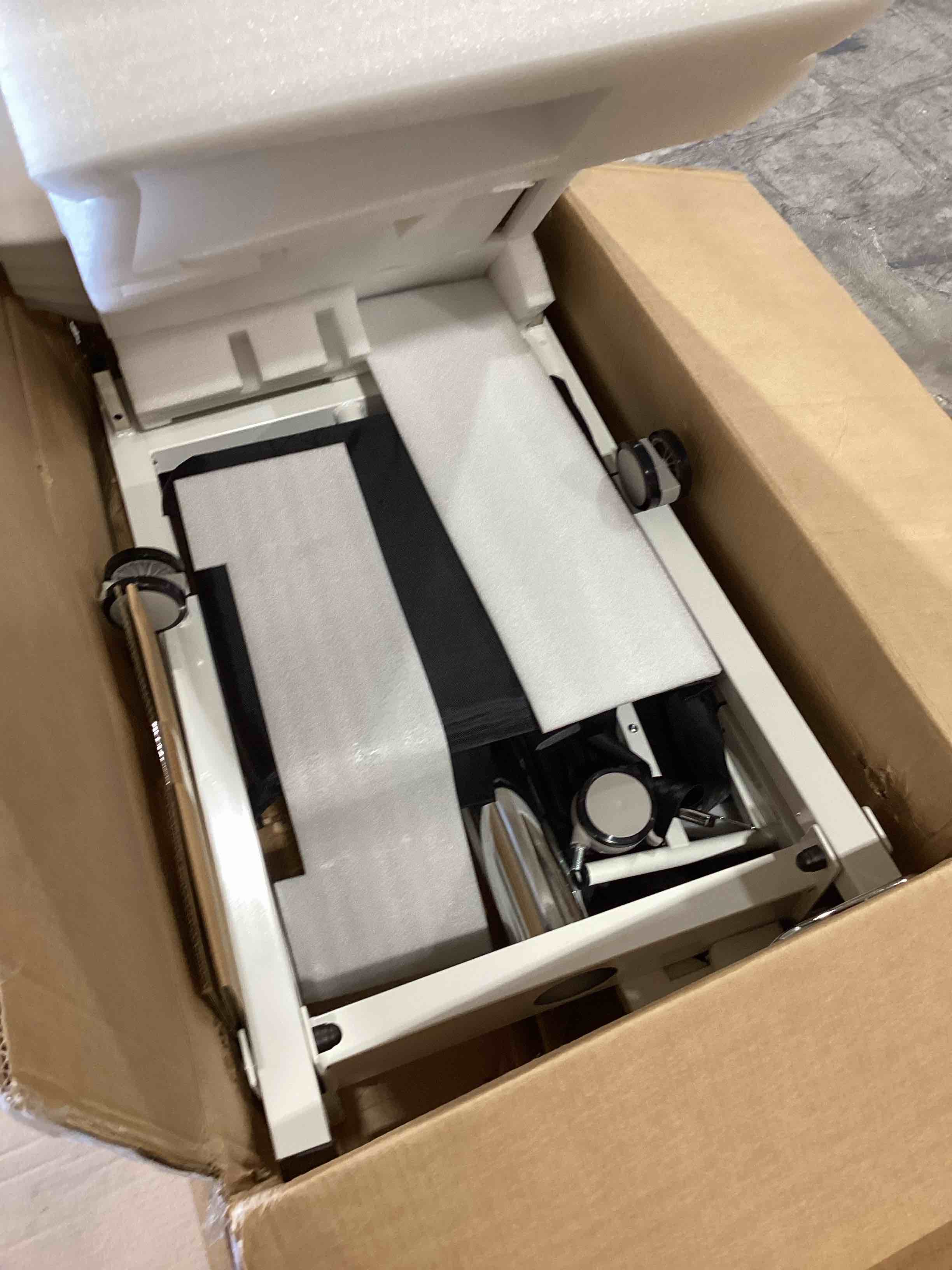 https://s3.amazonaws.com/lotting-images-prod/bidfta/TEA3640946_1783436647212.jpeg