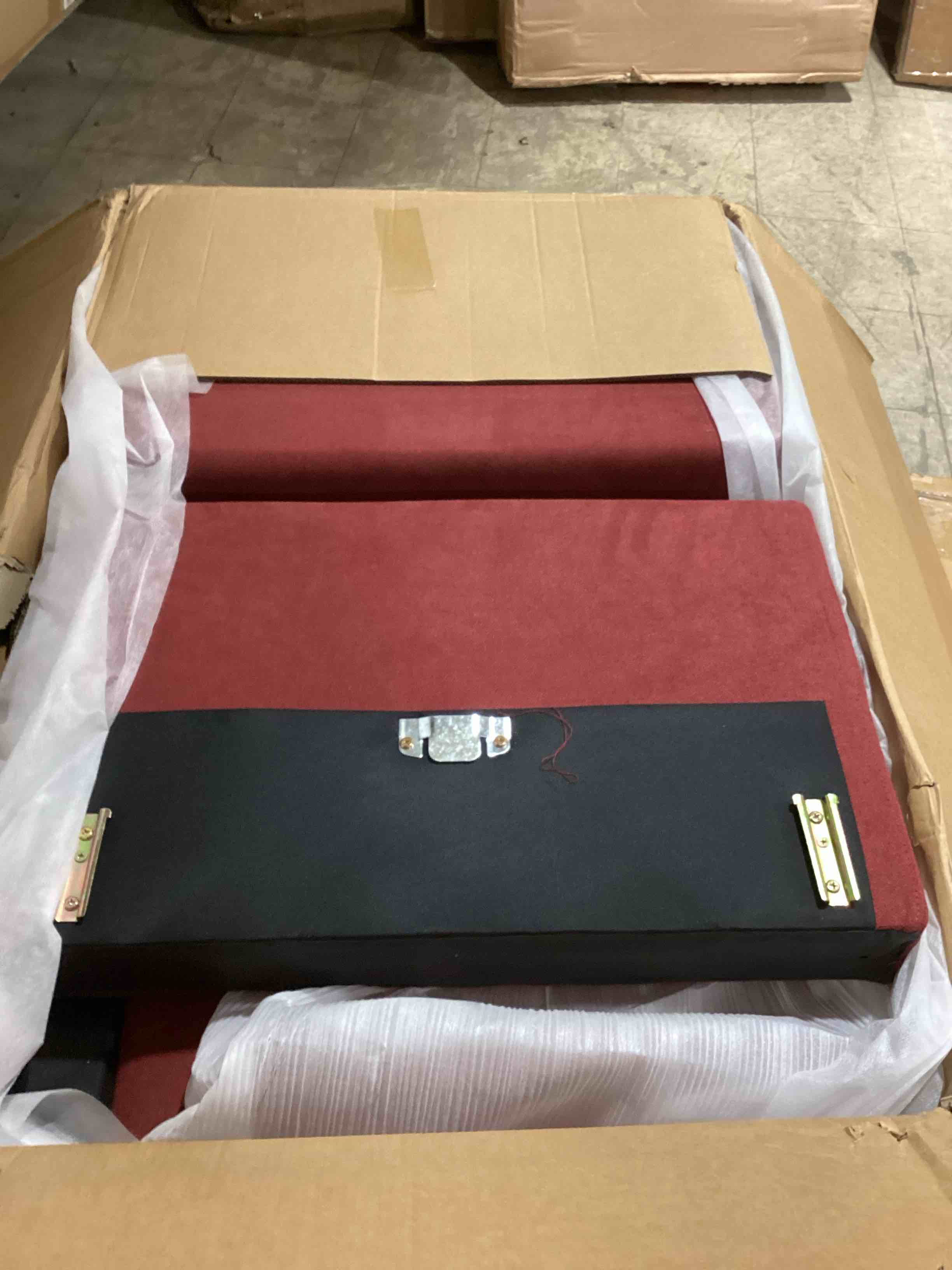 https://s3.amazonaws.com/lotting-images-prod/bidfta/TEA3640962_1783449761903.jpeg