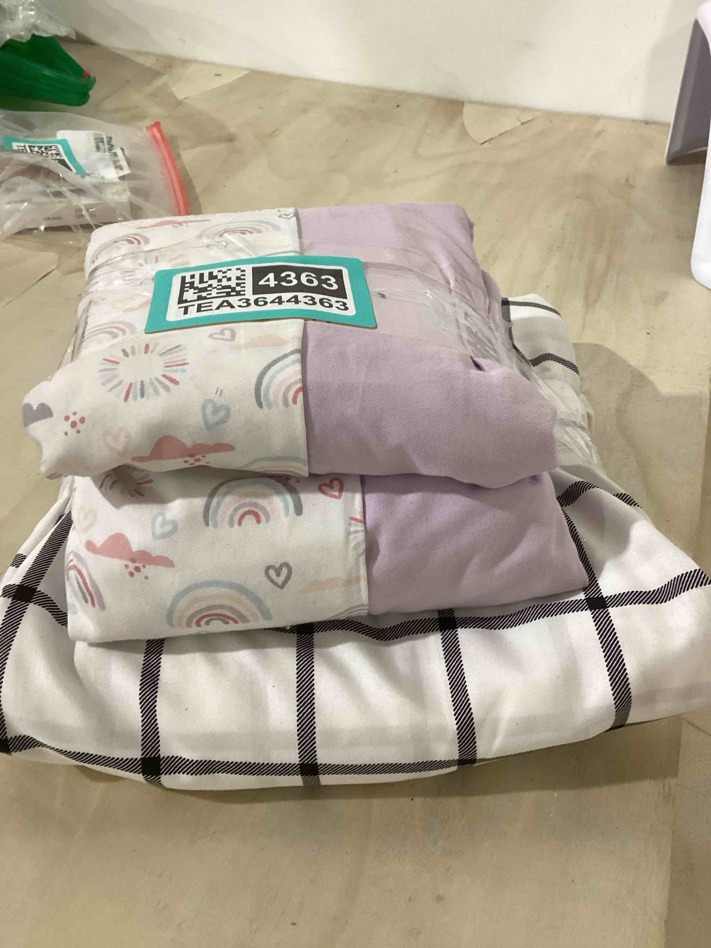 Condition photo showing Good Condition for MSFHHA Rectangular Tablecloth Black and White Checkered,Fade-Resistant Washable Tablecloth, Suitable