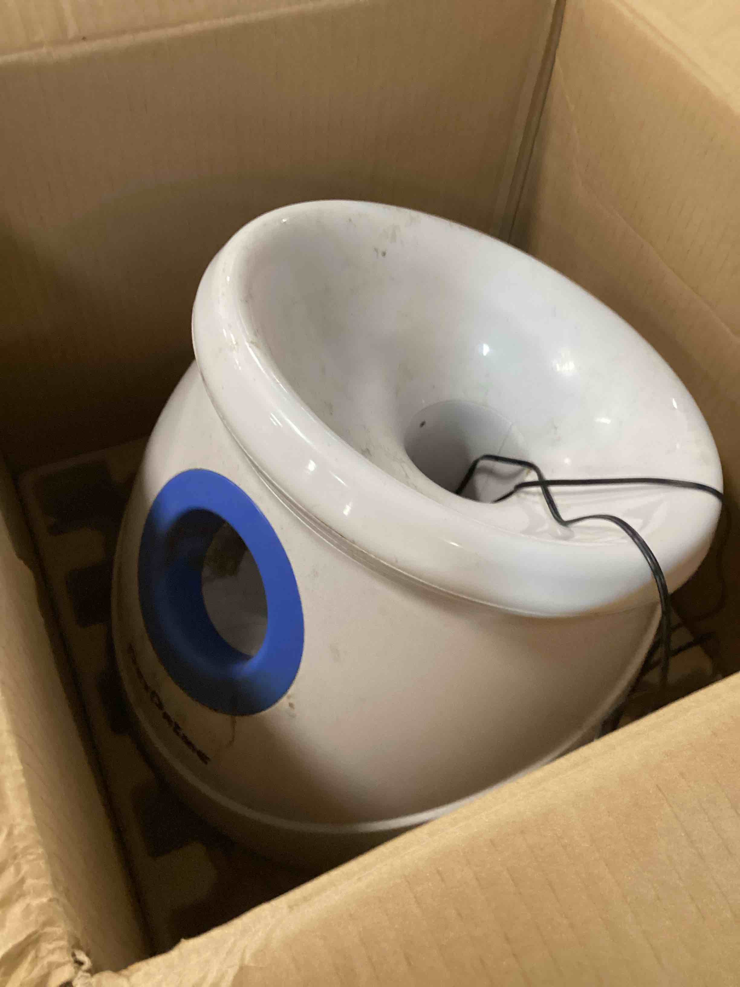 https://s3.amazonaws.com/lotting-images-prod/bidfta/TEA3664654_1746793467122.jpeg