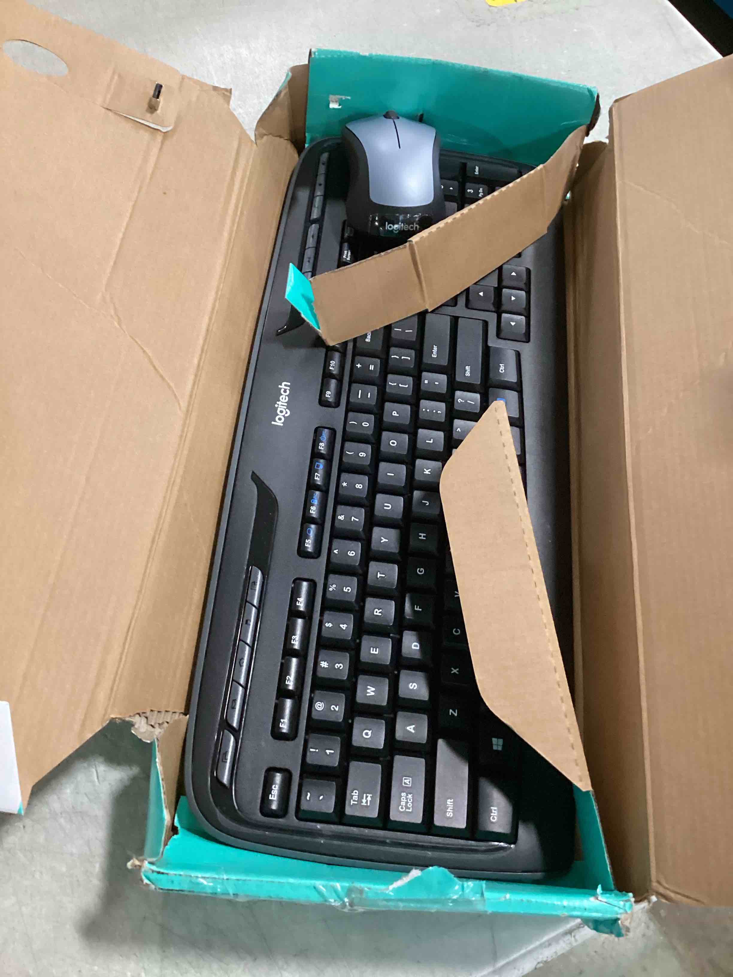 https://s3.amazonaws.com/lotting-images-prod/bidfta/TEA3664681_1747226006165.jpeg