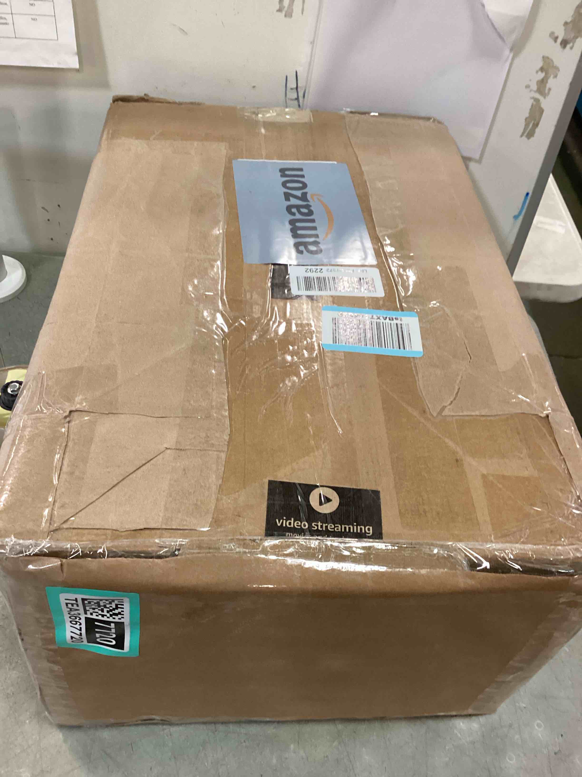 https://s3.amazonaws.com/lotting-images-prod/bidfta/TEA3667720_1746638330712.jpeg