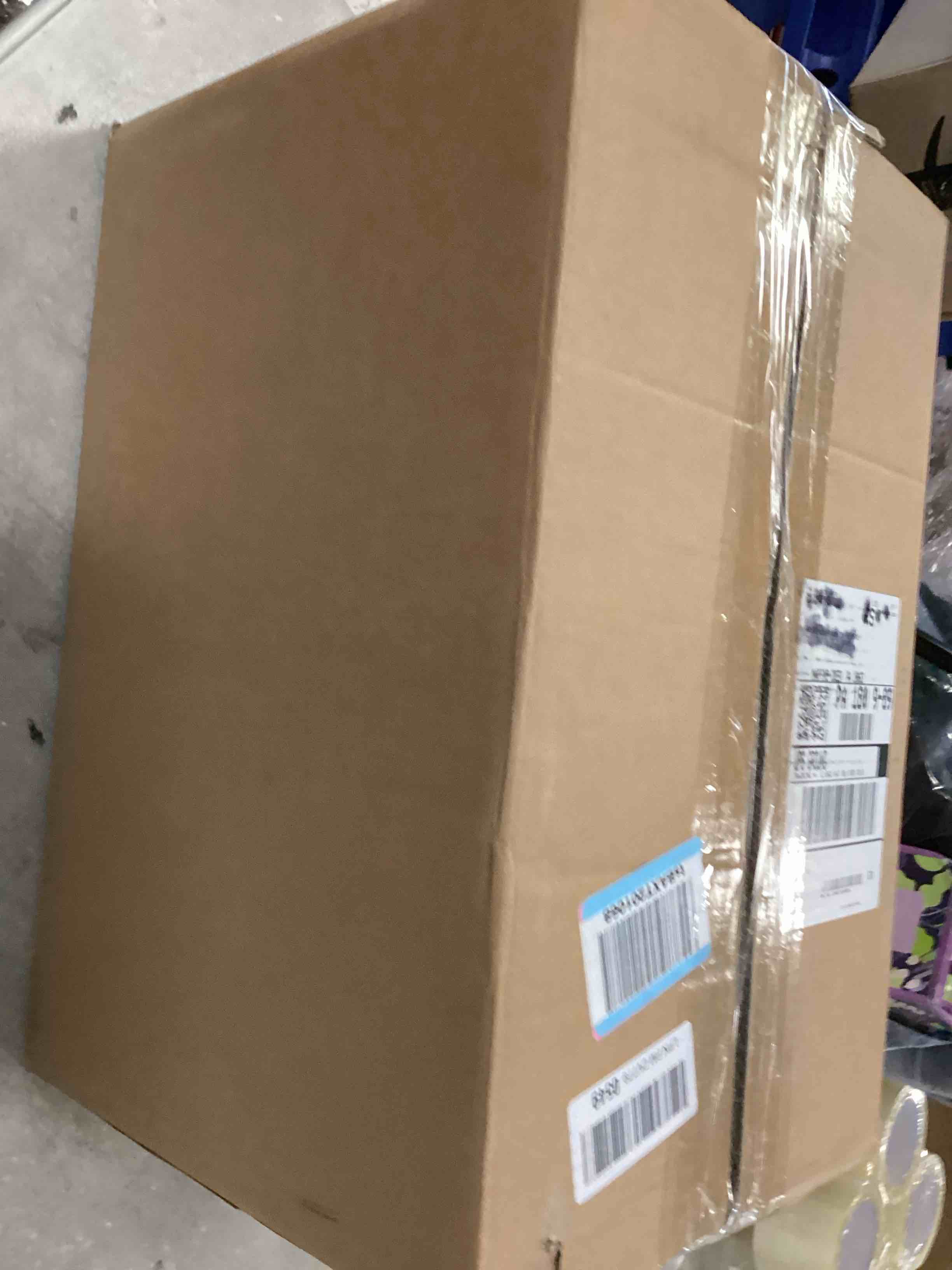 https://s3.amazonaws.com/lotting-images-prod/bidfta/TEA3670476_1746210734185.jpeg