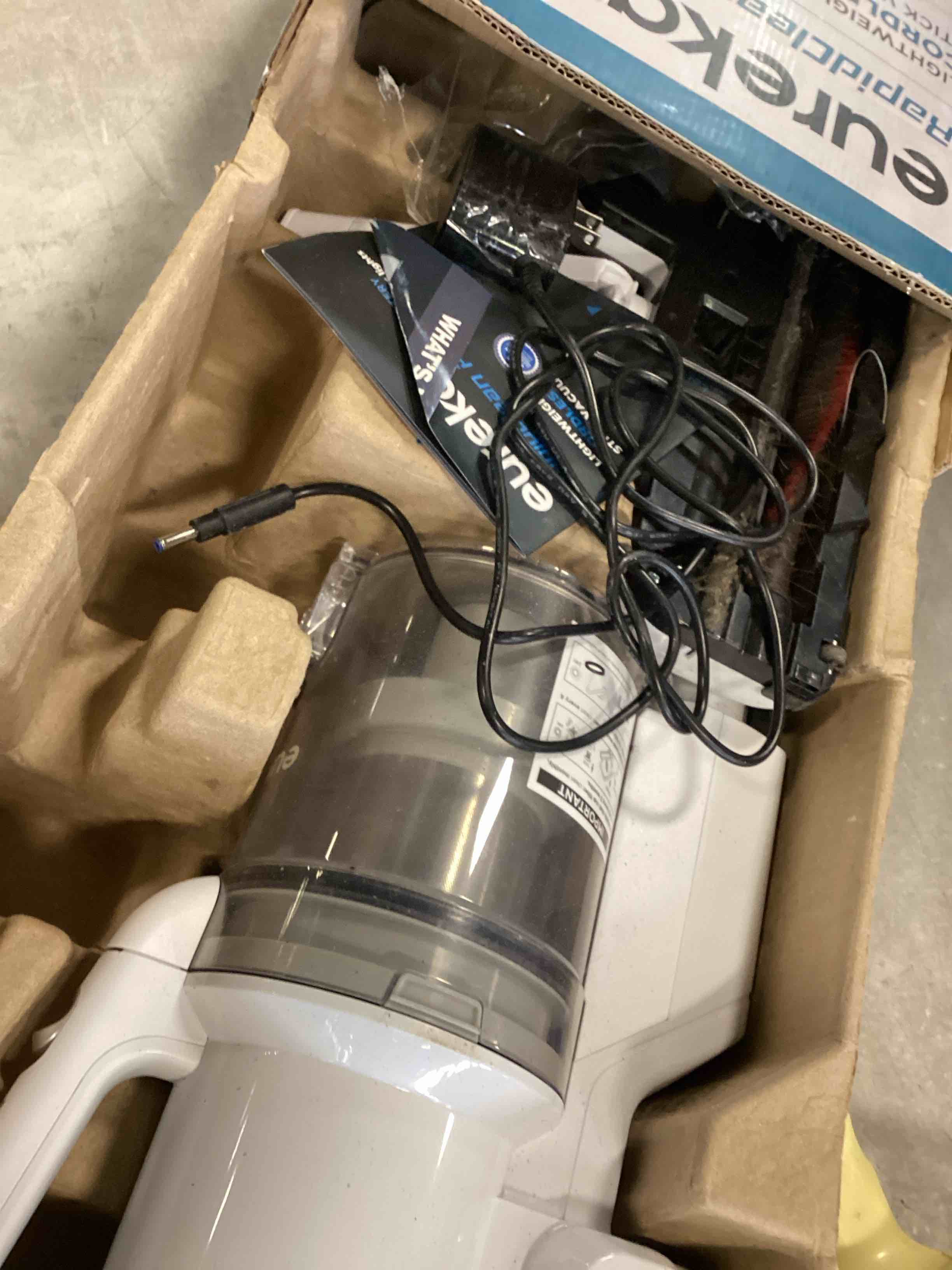 https://s3.amazonaws.com/lotting-images-prod/bidfta/TEA3670732_1746458635093.jpeg