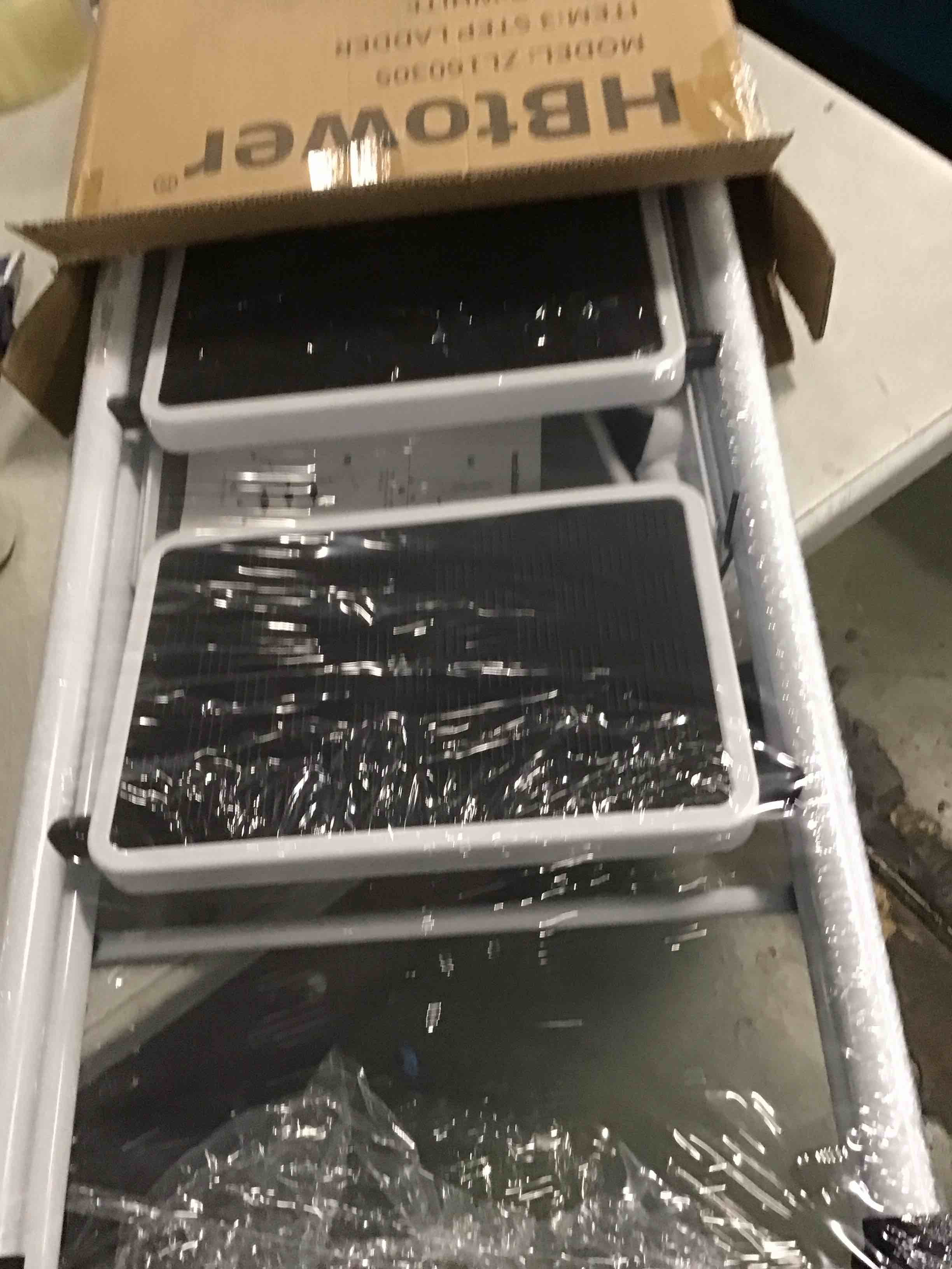 https://s3.amazonaws.com/lotting-images-prod/bidfta/TEA3680255_1746724955575.jpeg