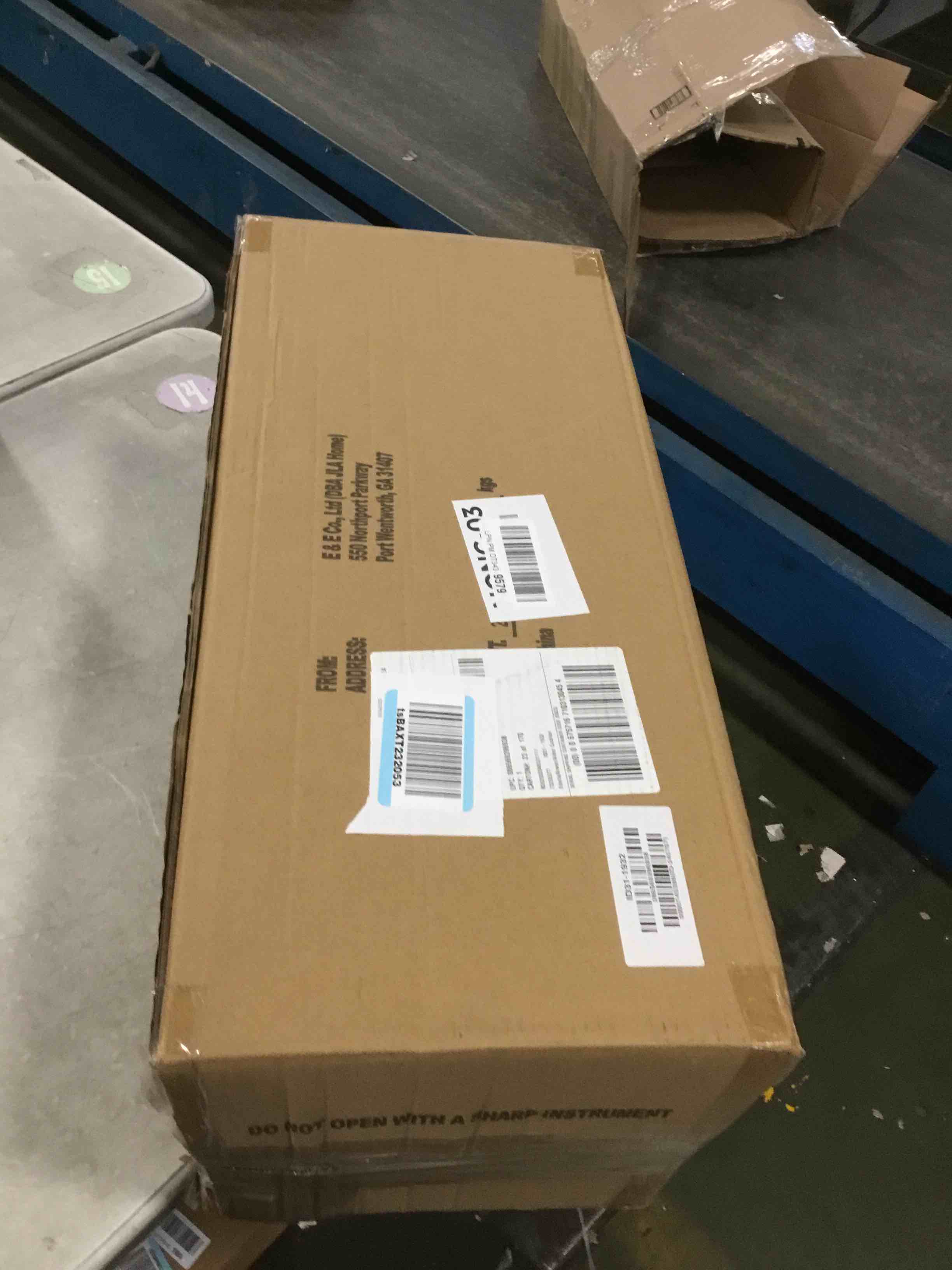 https://s3.amazonaws.com/lotting-images-prod/bidfta/TEA3682602_1745602559012.jpeg