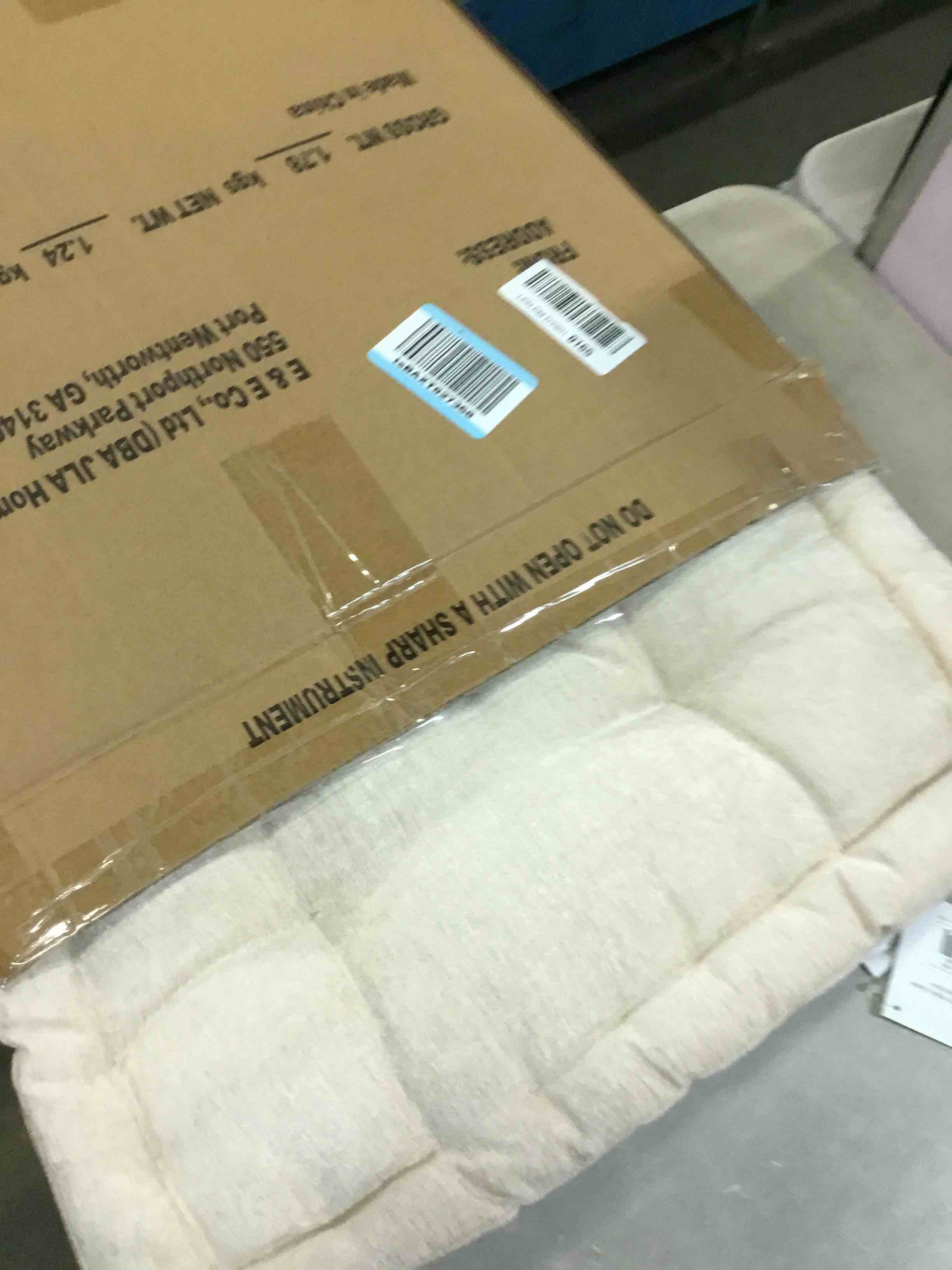 https://s3.amazonaws.com/lotting-images-prod/bidfta/TEA3683249_1746450468147.jpeg