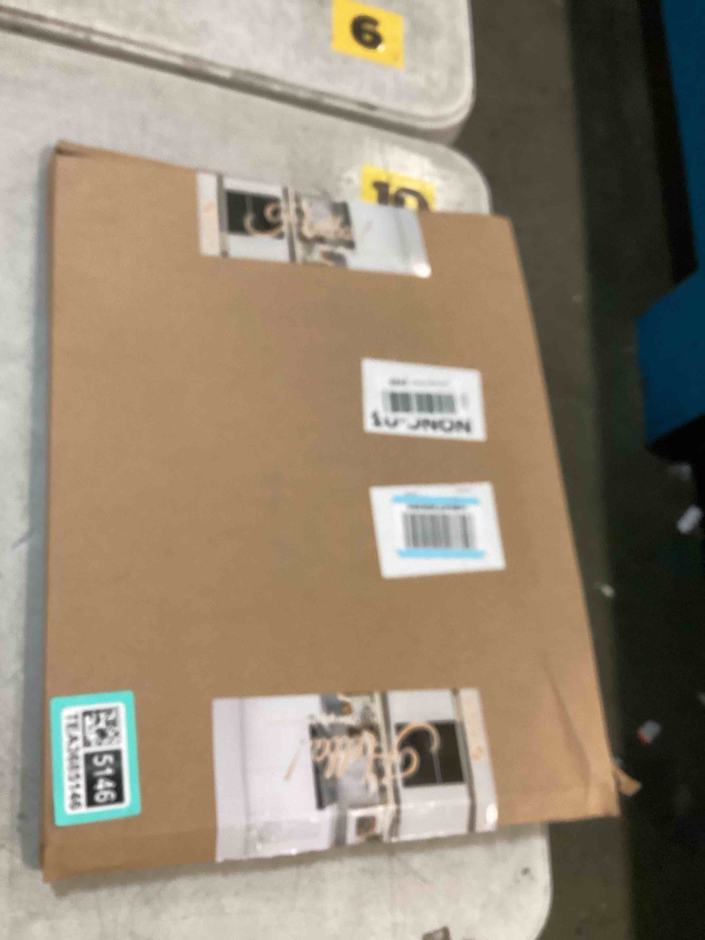 https://s3.amazonaws.com/lotting-images-prod/bidfta/TEA3685146_1746104372375.jpeg