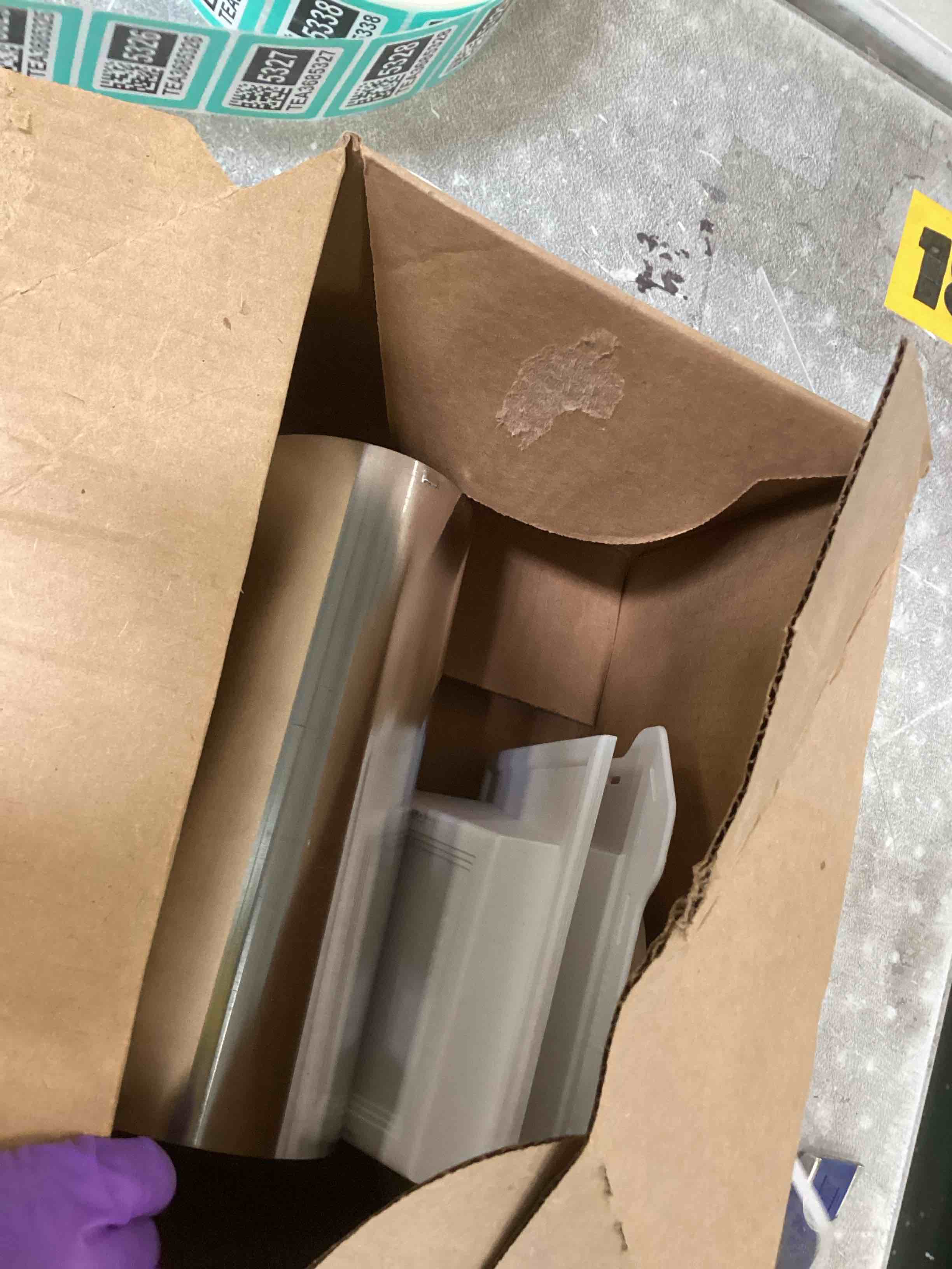 https://s3.amazonaws.com/lotting-images-prod/bidfta/TEA3685292_1745856082629.jpeg