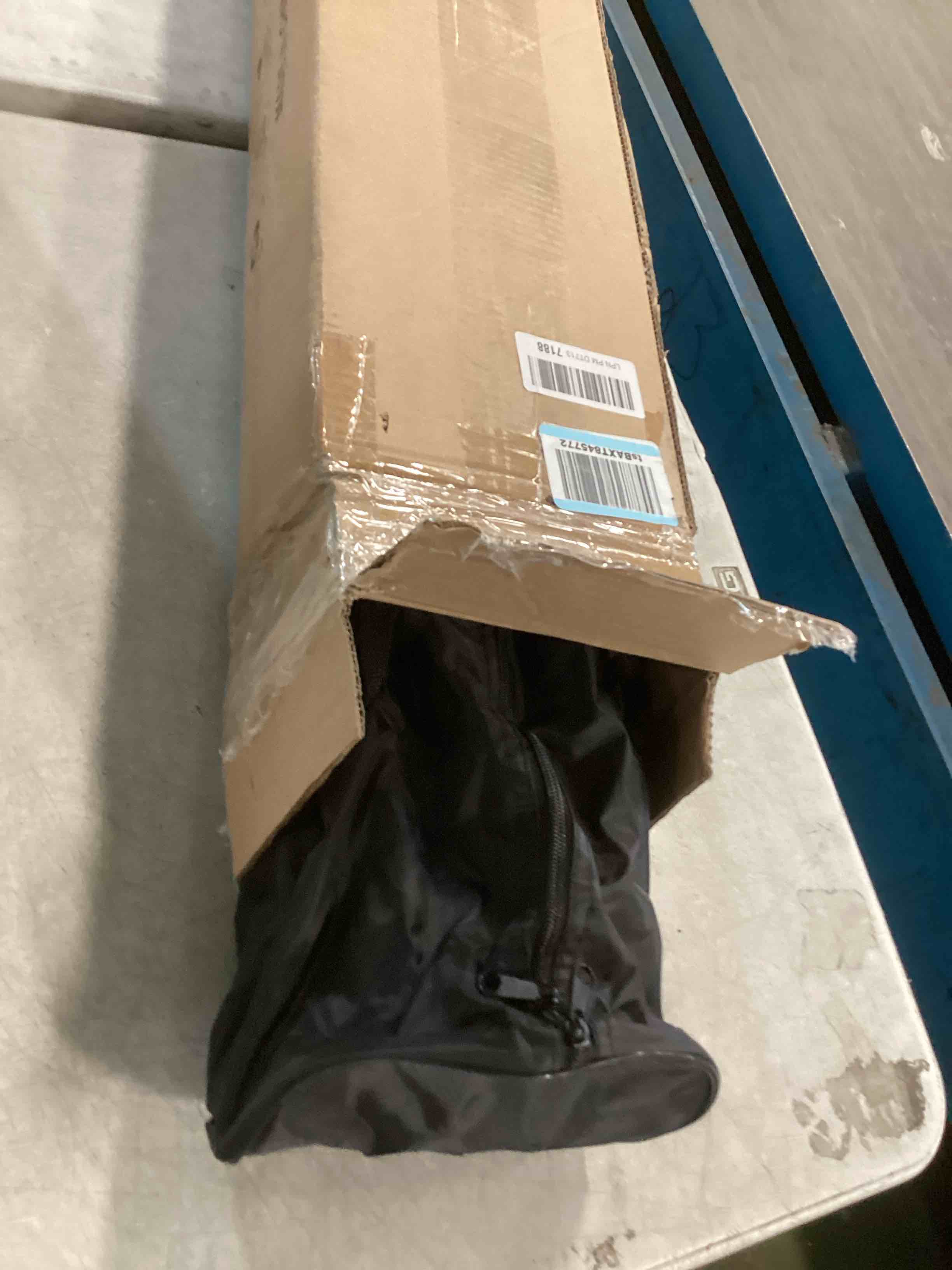 https://s3.amazonaws.com/lotting-images-prod/bidfta/TEA3685635_1746016807358.jpeg