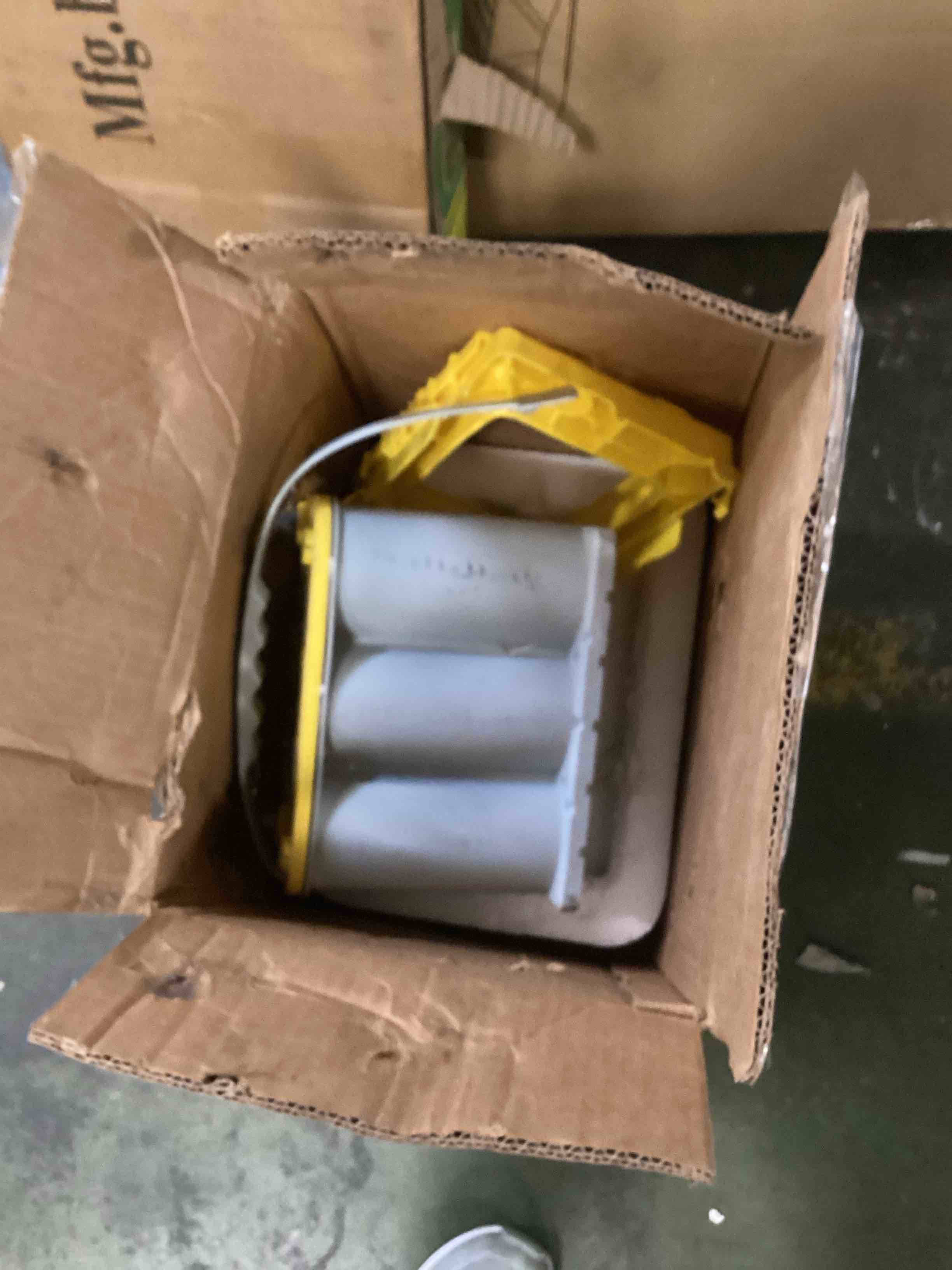 https://s3.amazonaws.com/lotting-images-prod/bidfta/TEA3686574_1746546740469.jpeg