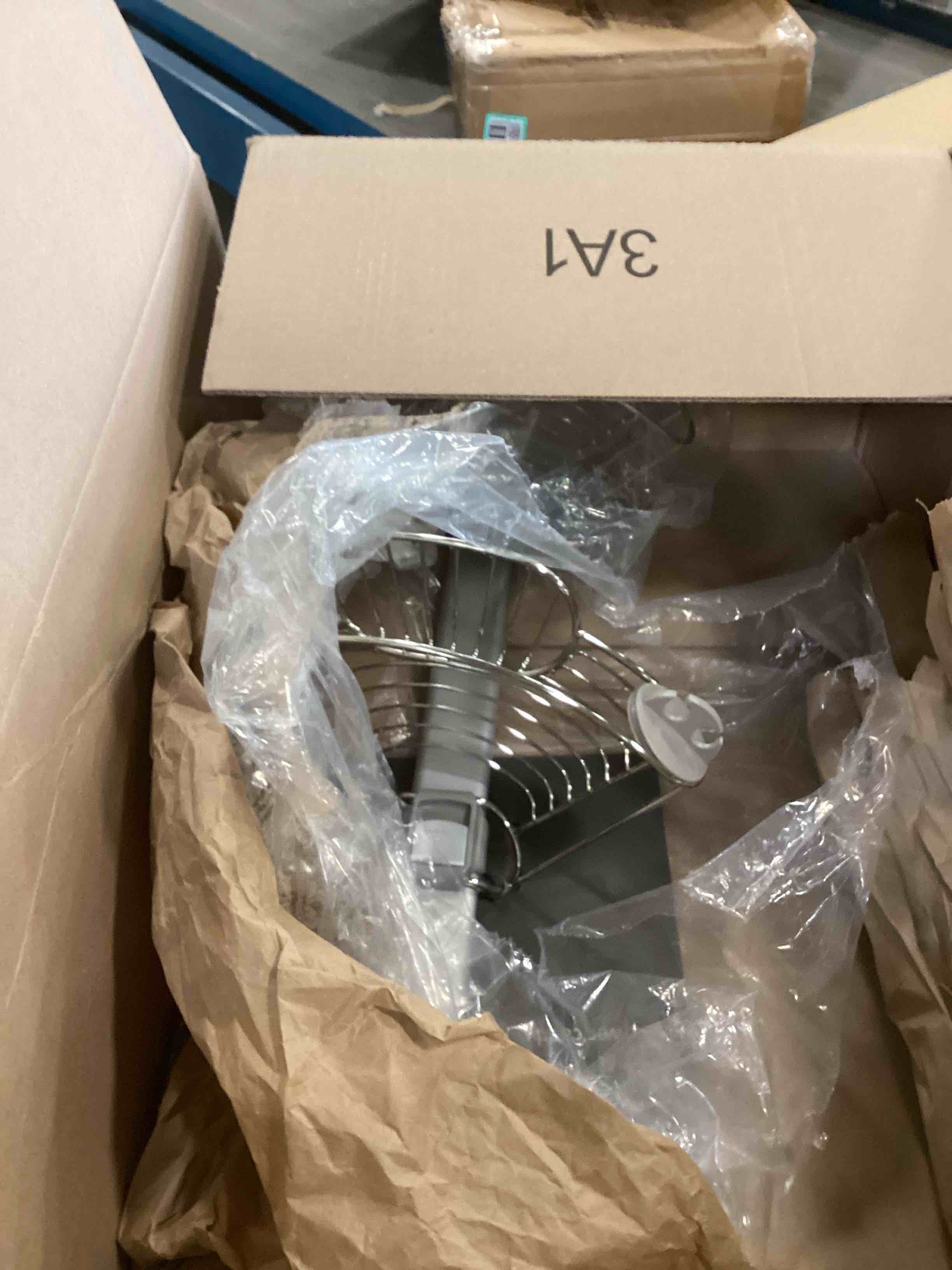 https://s3.amazonaws.com/lotting-images-prod/bidfta/TEA3686665_1746554696439.jpeg
