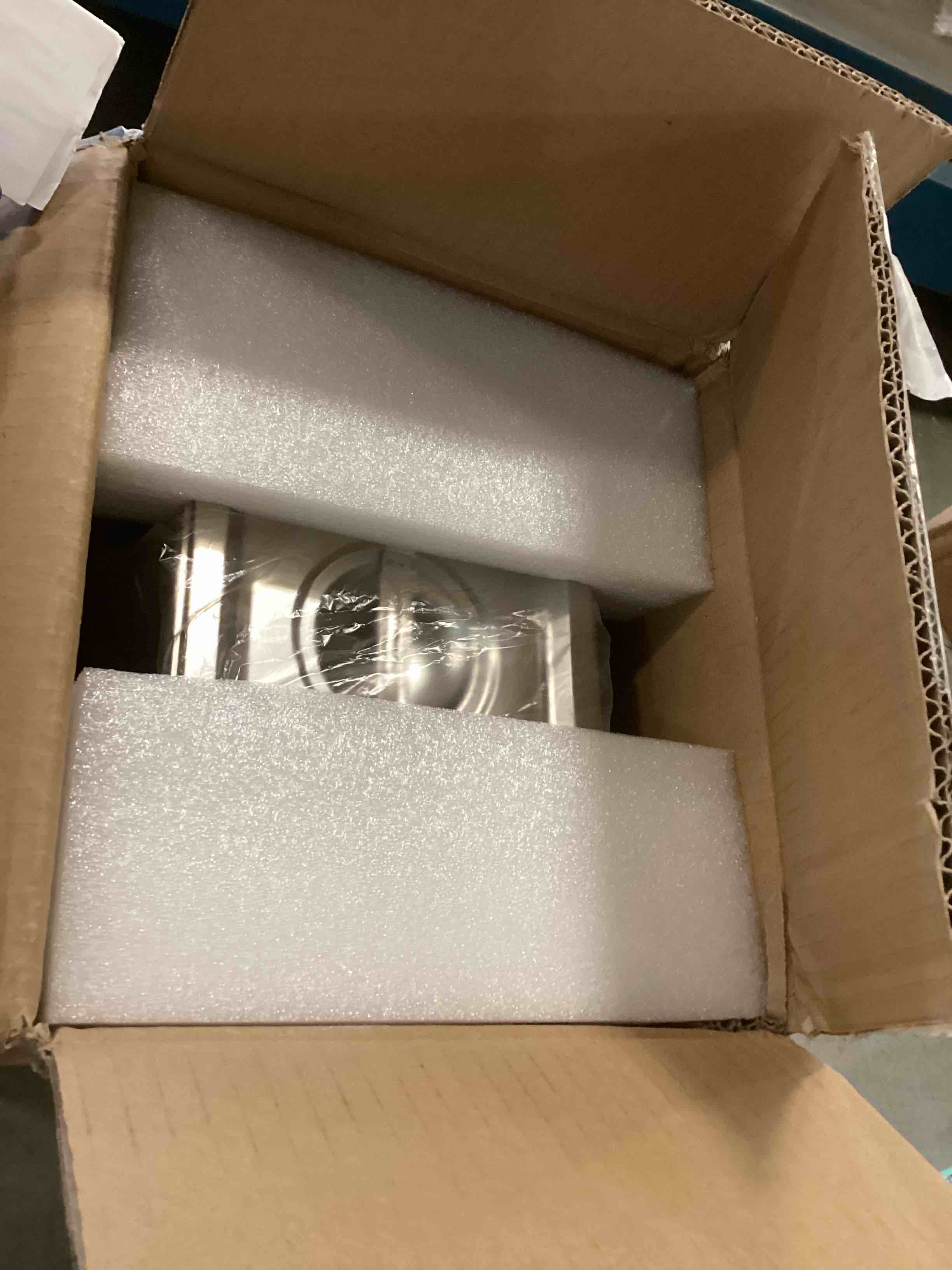 https://s3.amazonaws.com/lotting-images-prod/bidfta/TEA3686753_1746629841374.jpeg