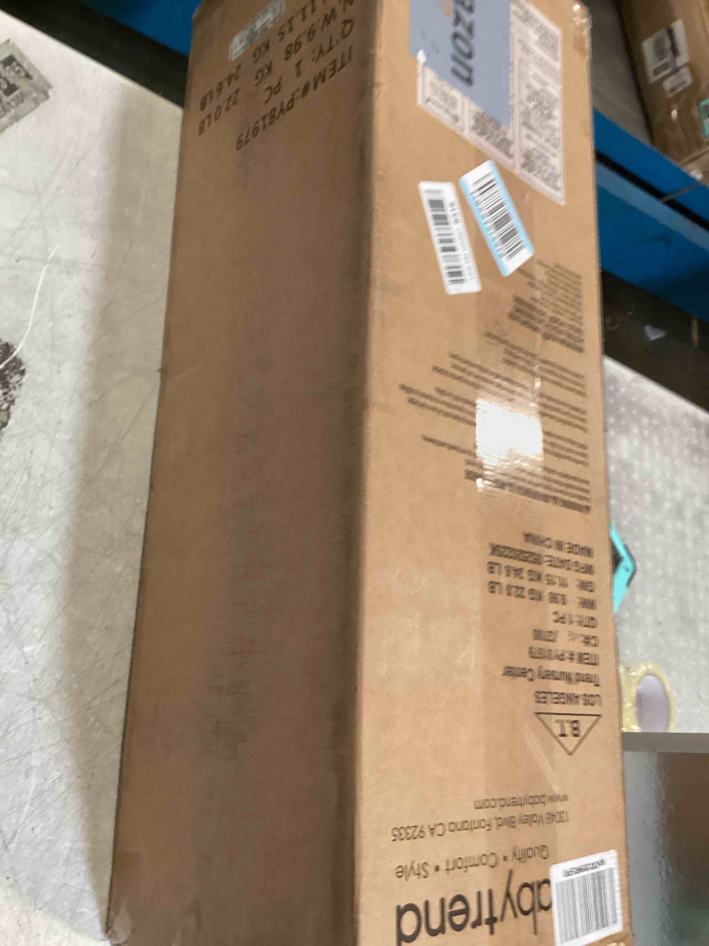 https://s3.amazonaws.com/lotting-images-prod/bidfta/TEA3687809_1747165686089.jpeg