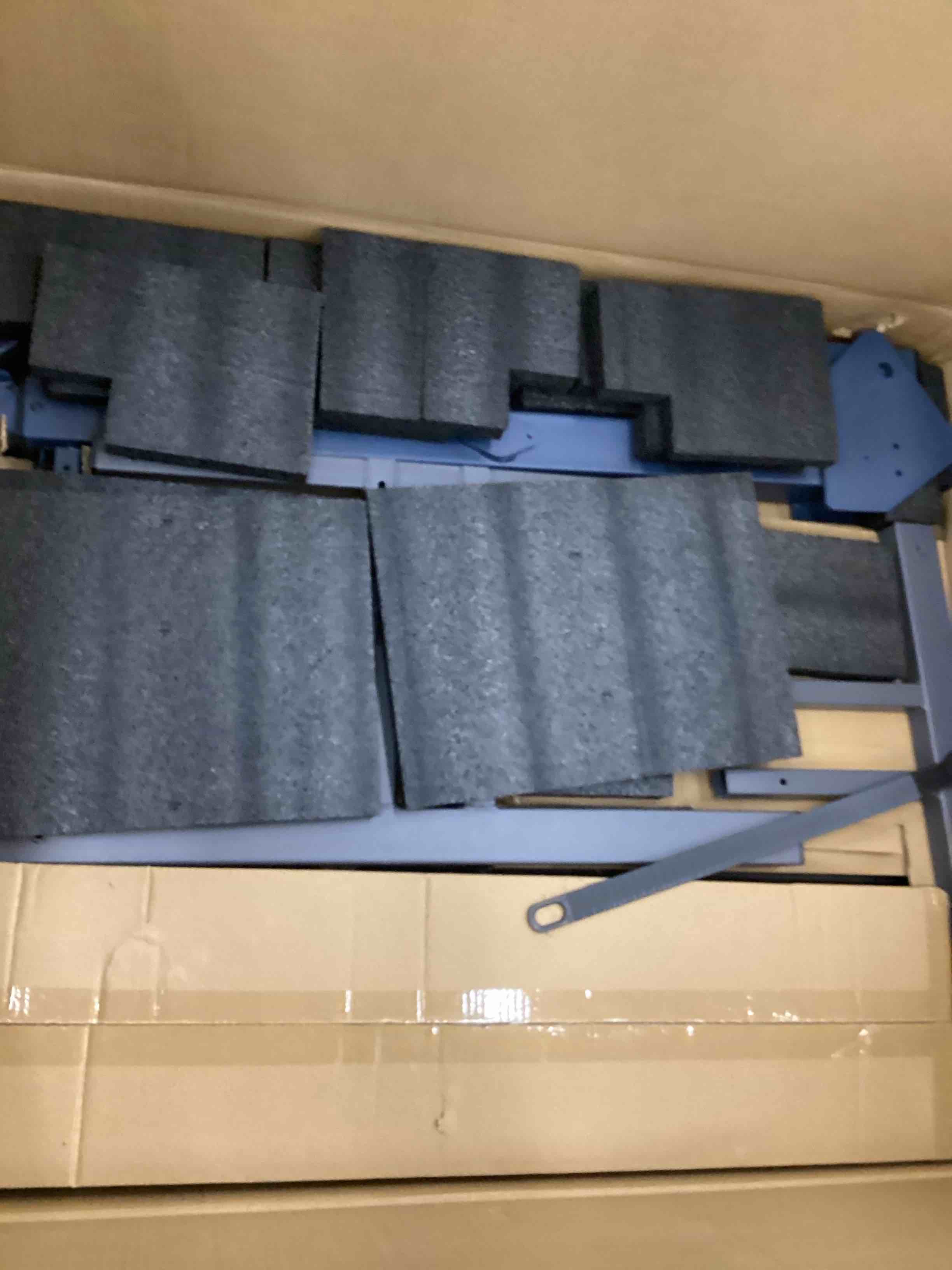 Condition photo showing New/Like New for tekmira hard top remover lift af1402