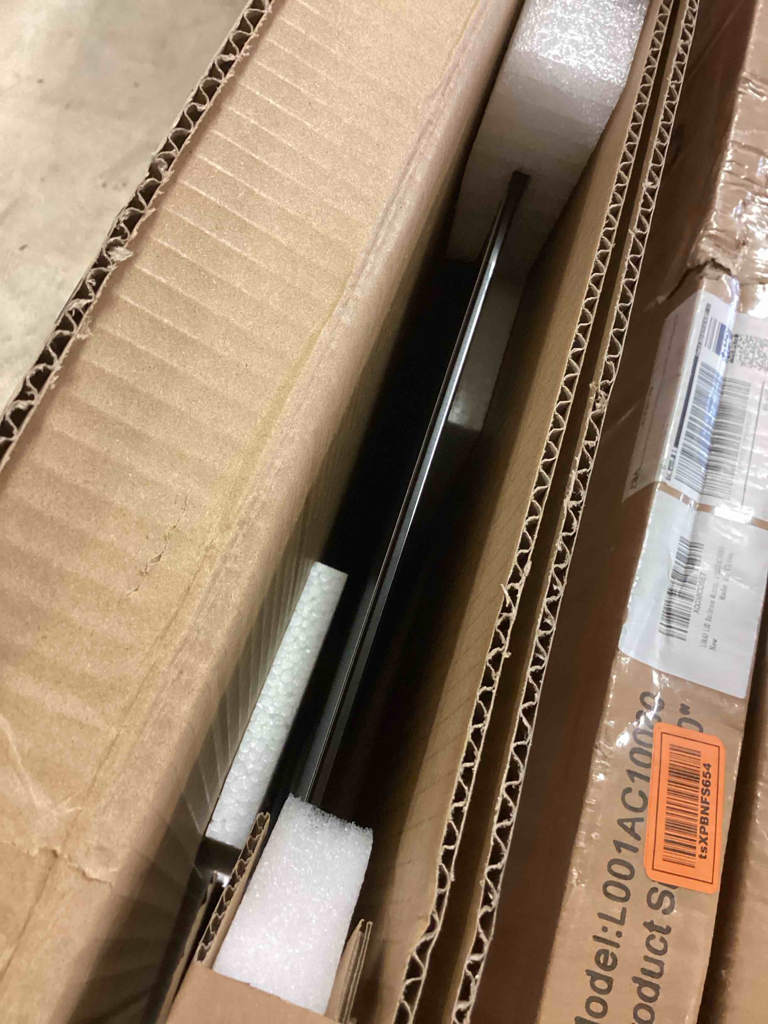 https://s3.amazonaws.com/lotting-images-prod/bidfta/TEA3748876_1778522428728.jpeg