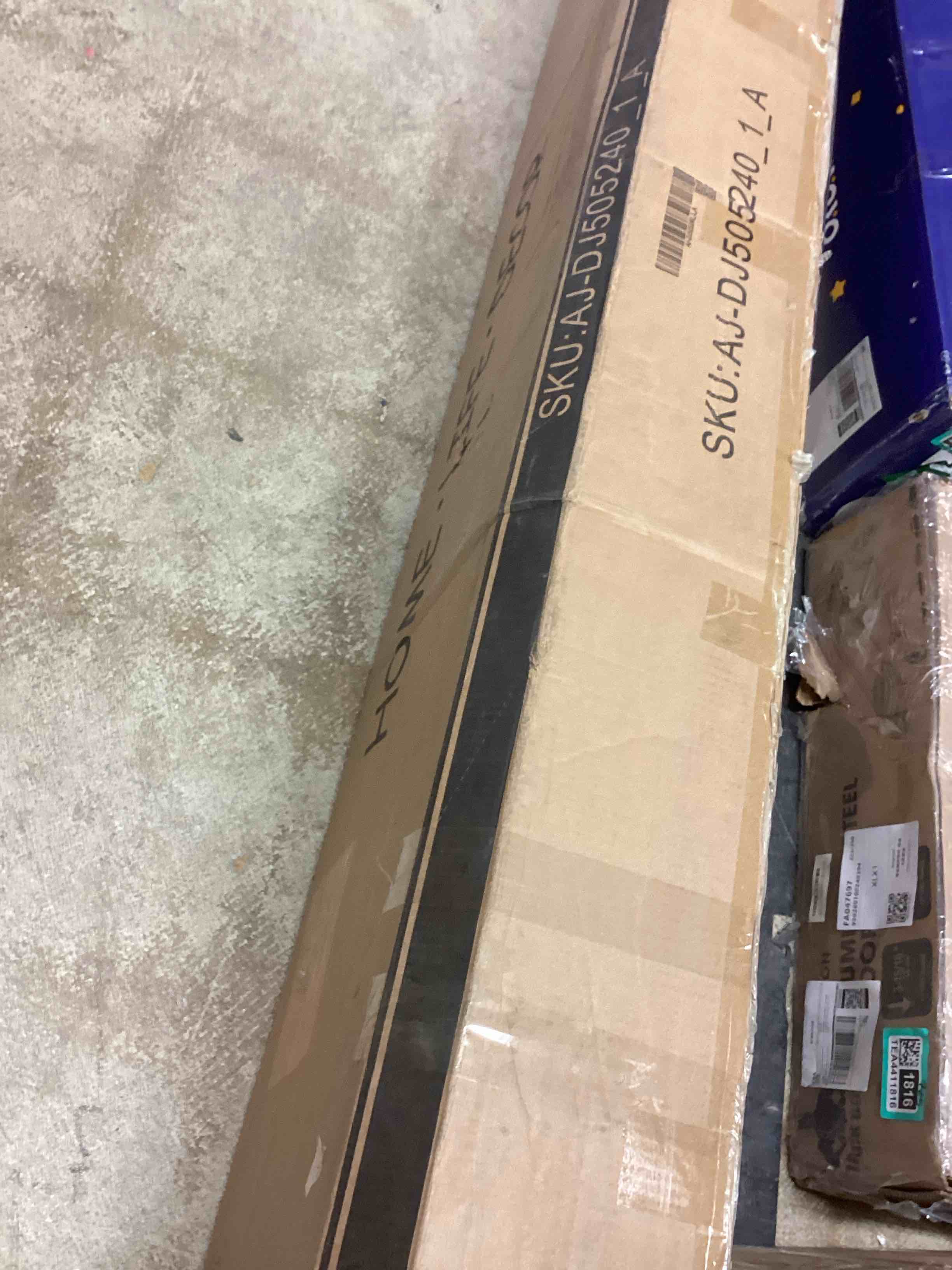 https://s3.amazonaws.com/lotting-images-prod/bidfta/TEA3748896_1778594981953.jpeg