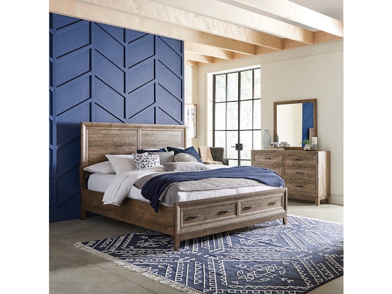Liberty Furniture Bed King (incomplete headboard ,footboard and rails only ) pickup 2-boxes