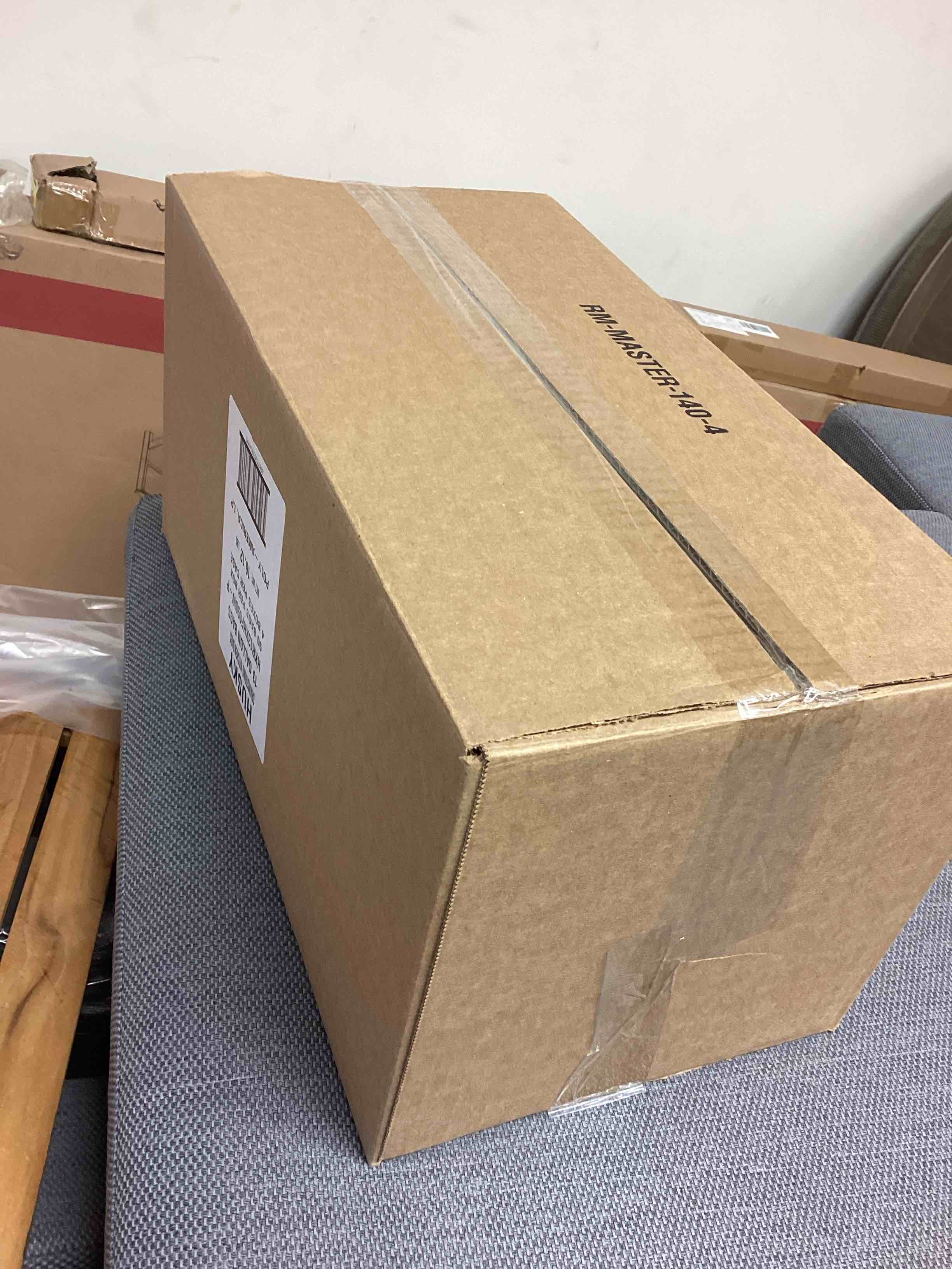 https://s3.amazonaws.com/lotting-images-prod/bidfta/TEA3749241_1778766720695.jpeg