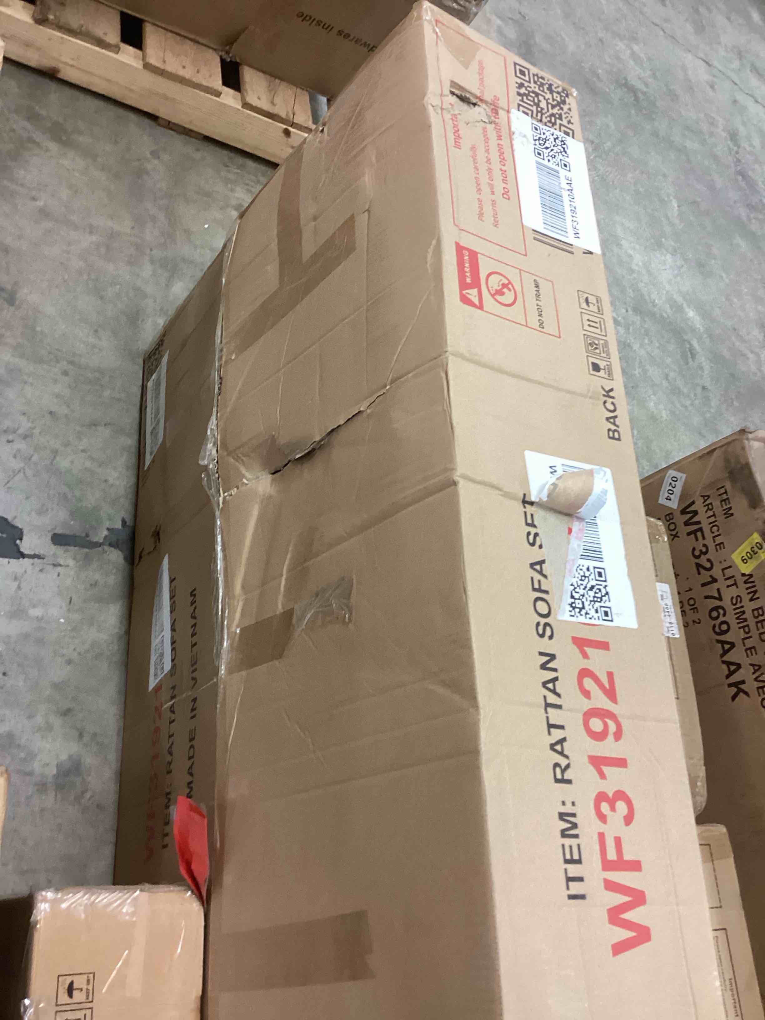https://s3.amazonaws.com/lotting-images-prod/bidfta/TEA3749867_1779987136753.jpeg