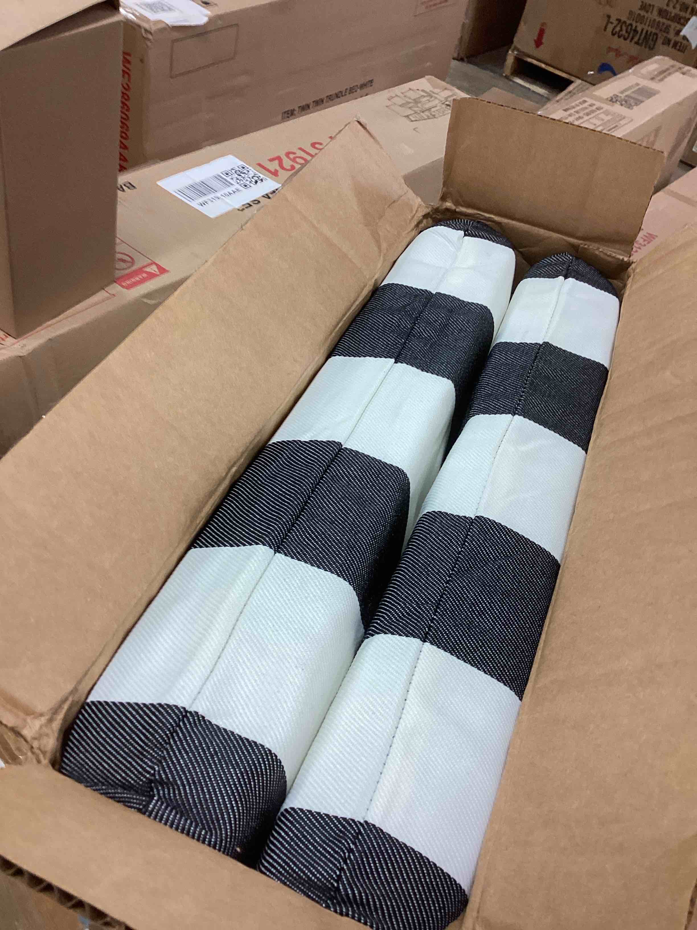 https://s3.amazonaws.com/lotting-images-prod/bidfta/TEA3749871_1779986119084.jpeg