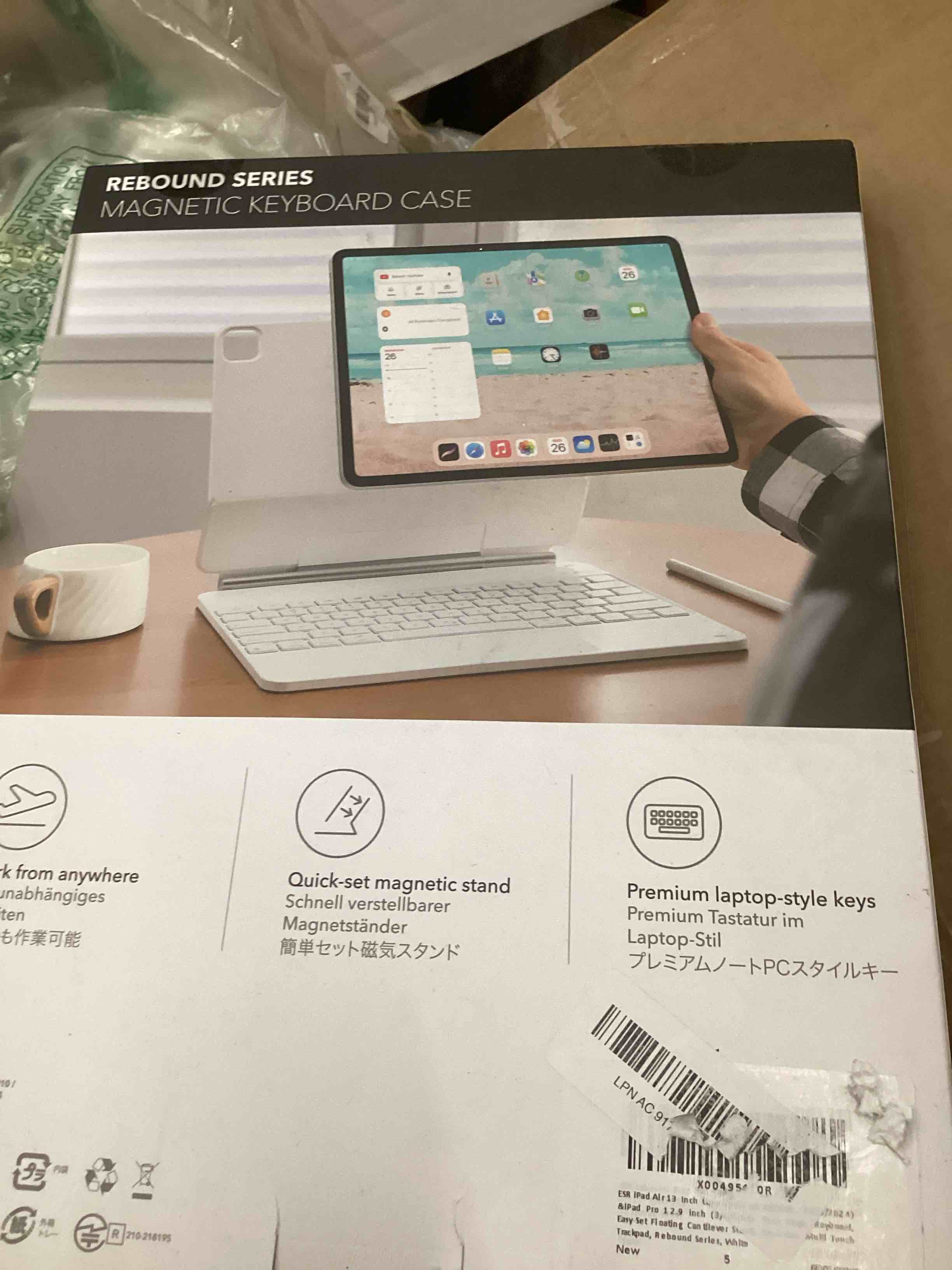 Condition photo showing New/Like New for esr for ipad air 13 inch case keyboard m4/m3/m2 (2026/2025/2024) & ipad pro 12.9 inch (6th/5th/5th/3rd) magic keyboard, easy-set floating cantilever stand, precision multi-touch trackpad, white white ipad air 13"/pro 12.9"(6th/5th/5th/3rd)