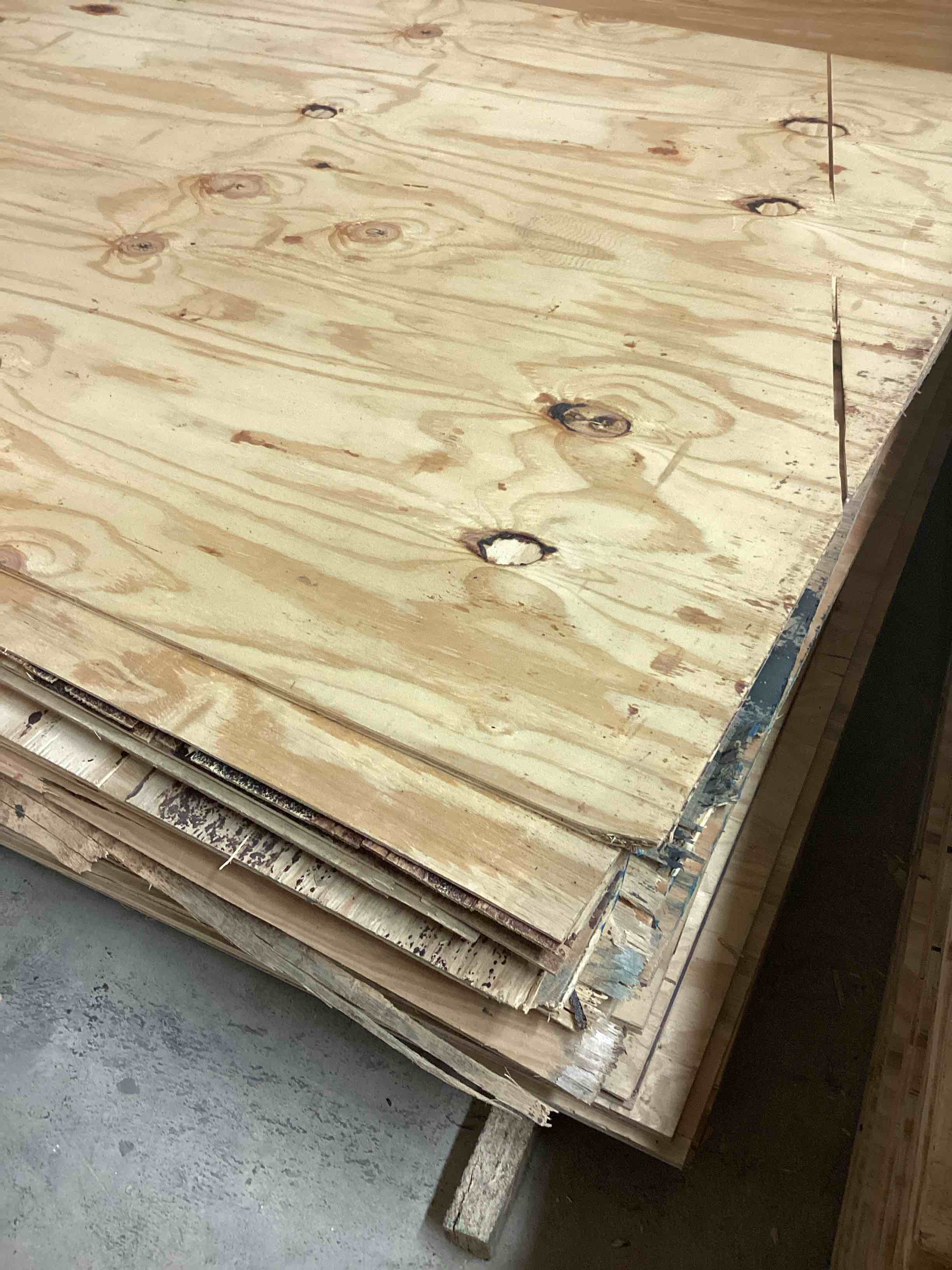 plywood 4’W x 8’L x 15/32 Thick