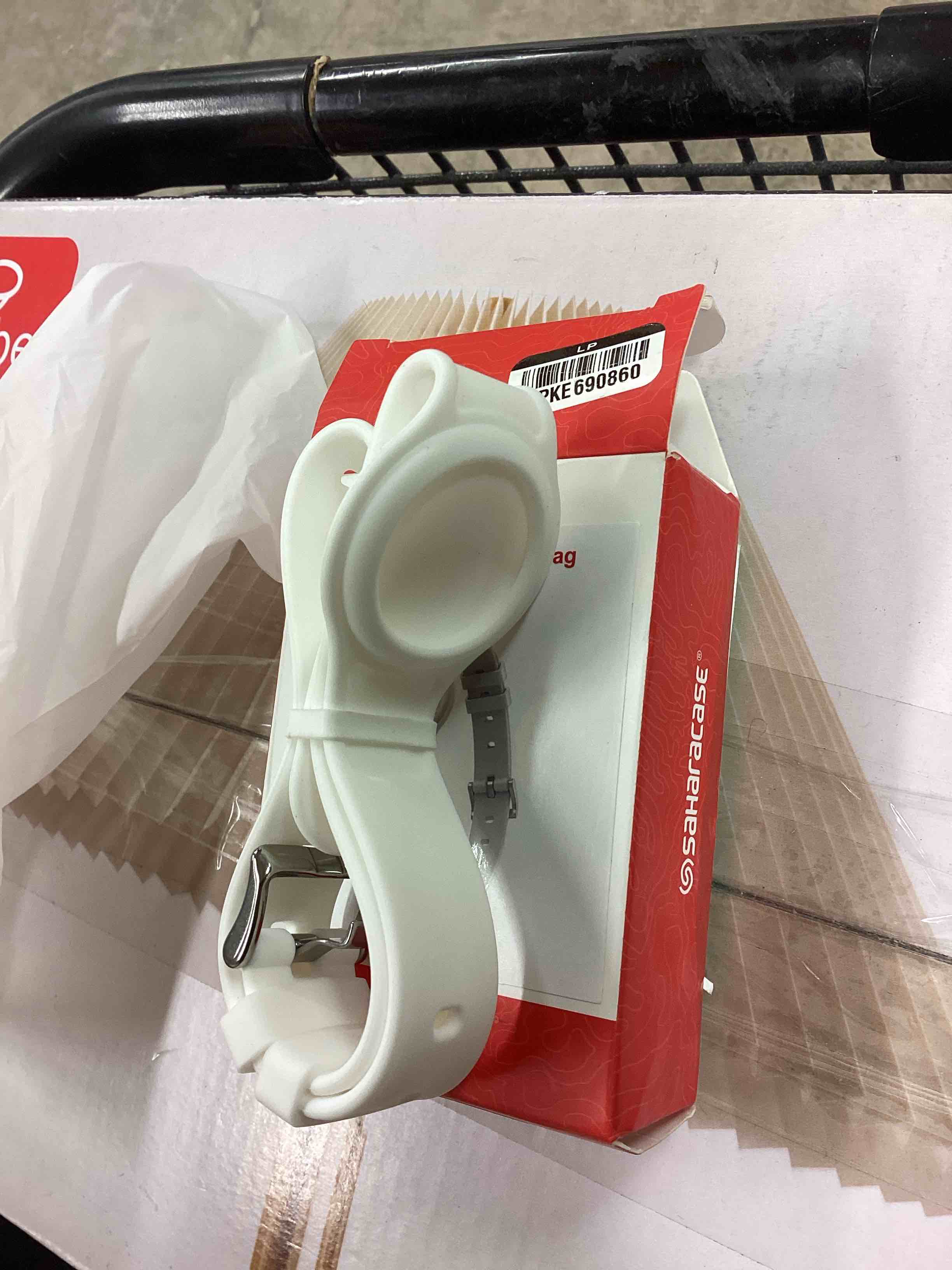 Condition photo showing New/Like New for saharacase - silicone dog standard collar with apple airtag slot - 10-in to 14-in neck - white