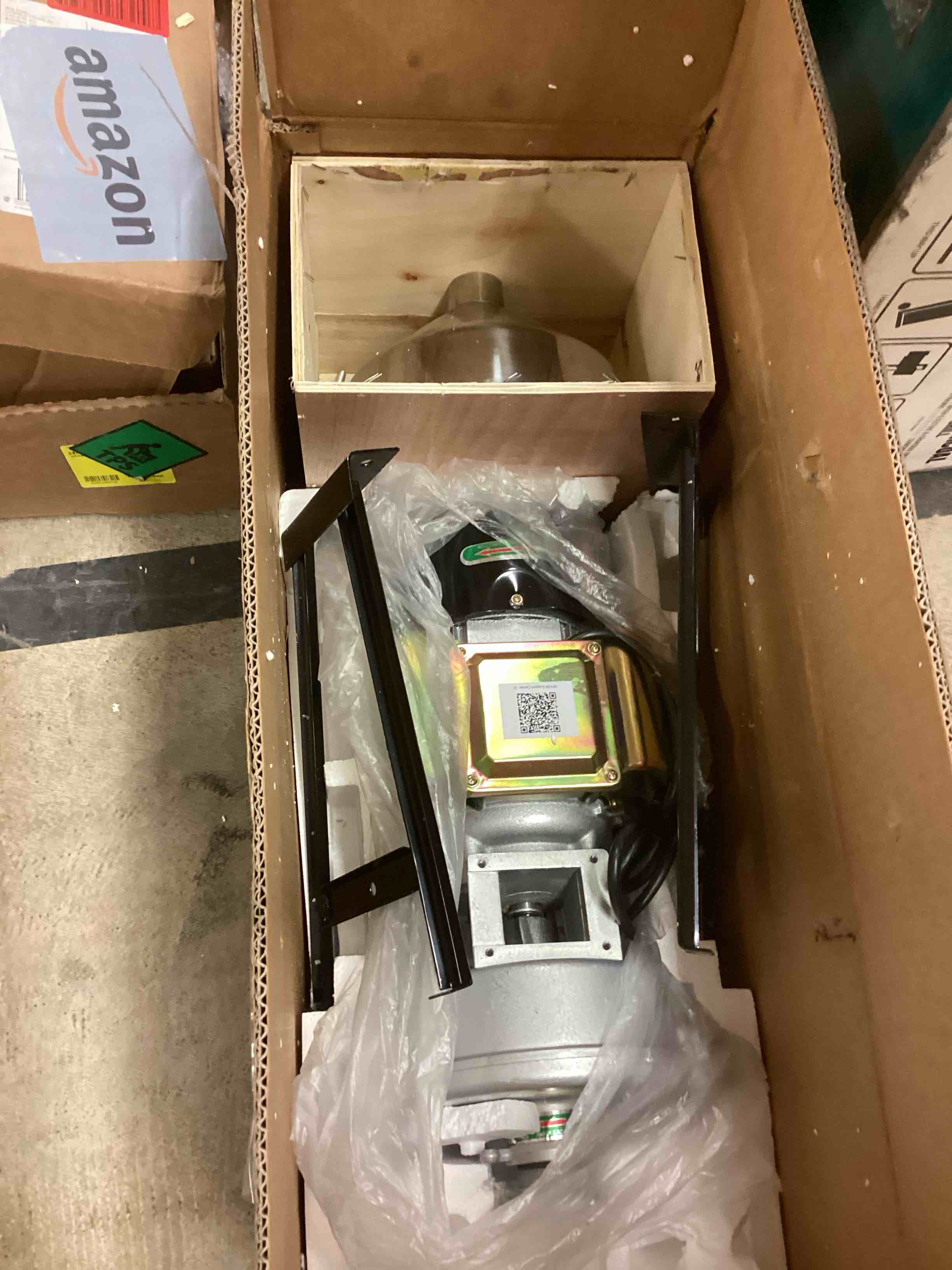 Condition photo showing New/Like New for vevor electric grain mill grinder, 3000w spice grinders, commercial corn mill with funnel, thickness adjustable powder machine, heavy duty feed flour cereal mill wheat grinders, dry & wet grinder
