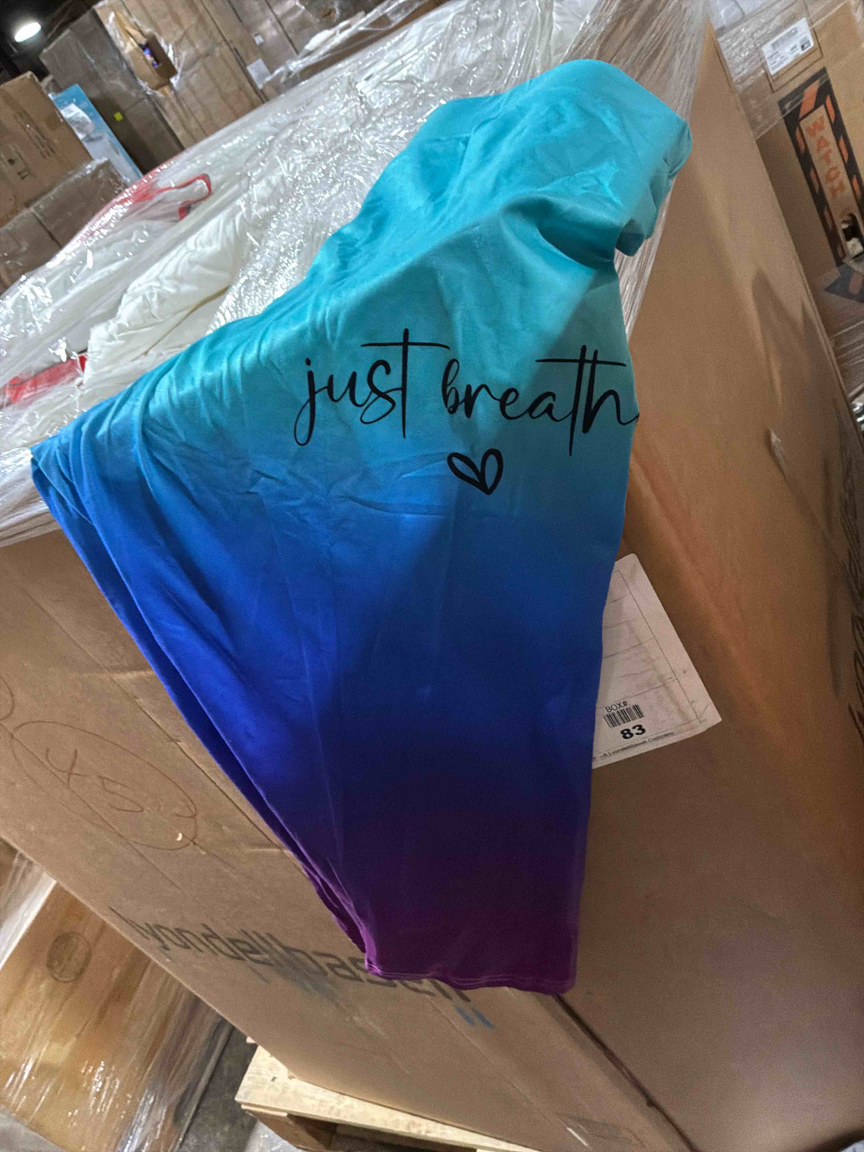 Condition photo showing New/Like New for 4xl women's yoga leggings or activewear pants featuring a blue-to-purple ombre gradient effect. 