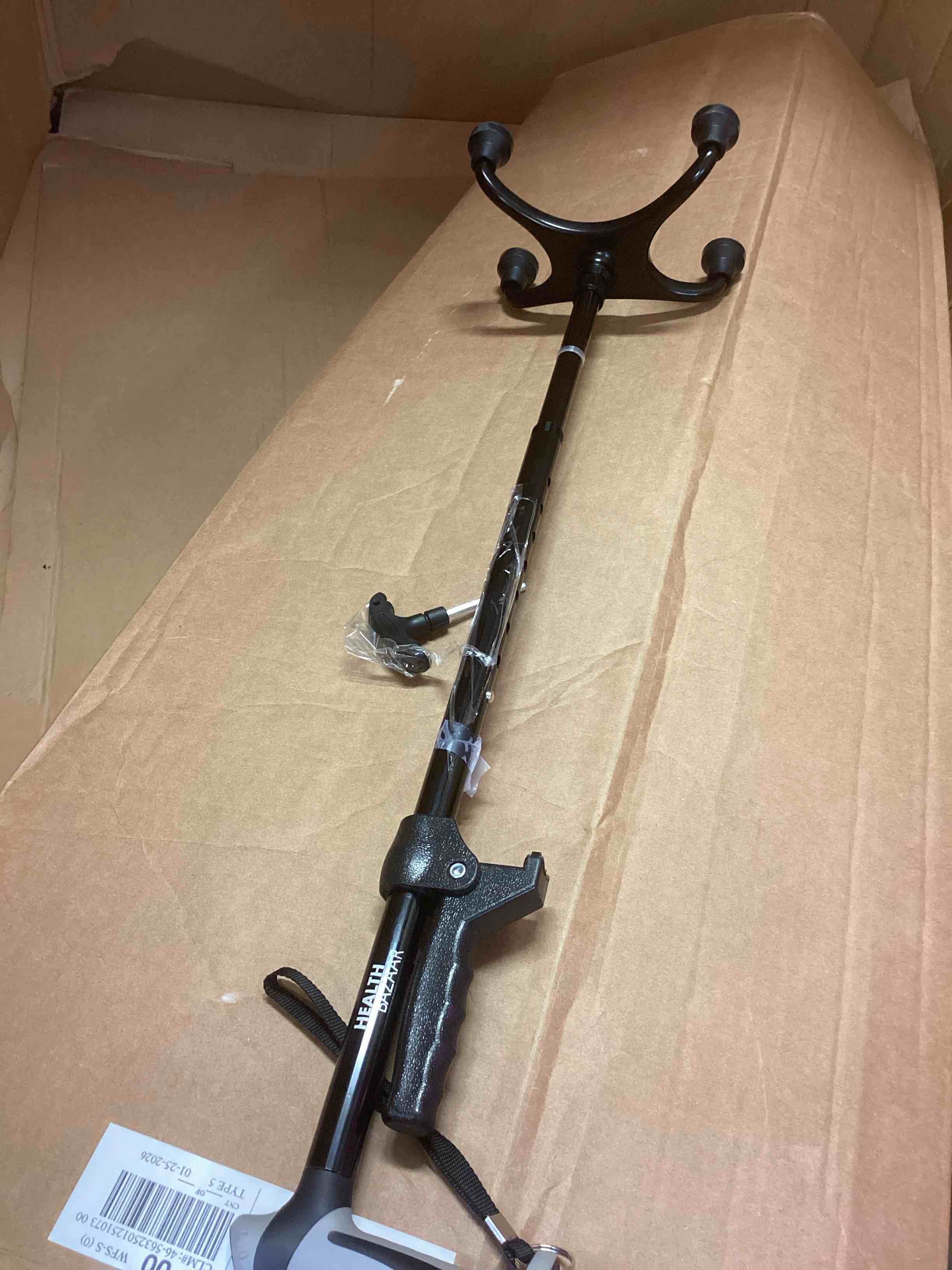 Condition photo showing Good Condition for adjustable walking cane for men & women with 4-pronged base for extra stability - foldable cane for seniors with foam padded offset handle for soft grip & a second handle for standing black