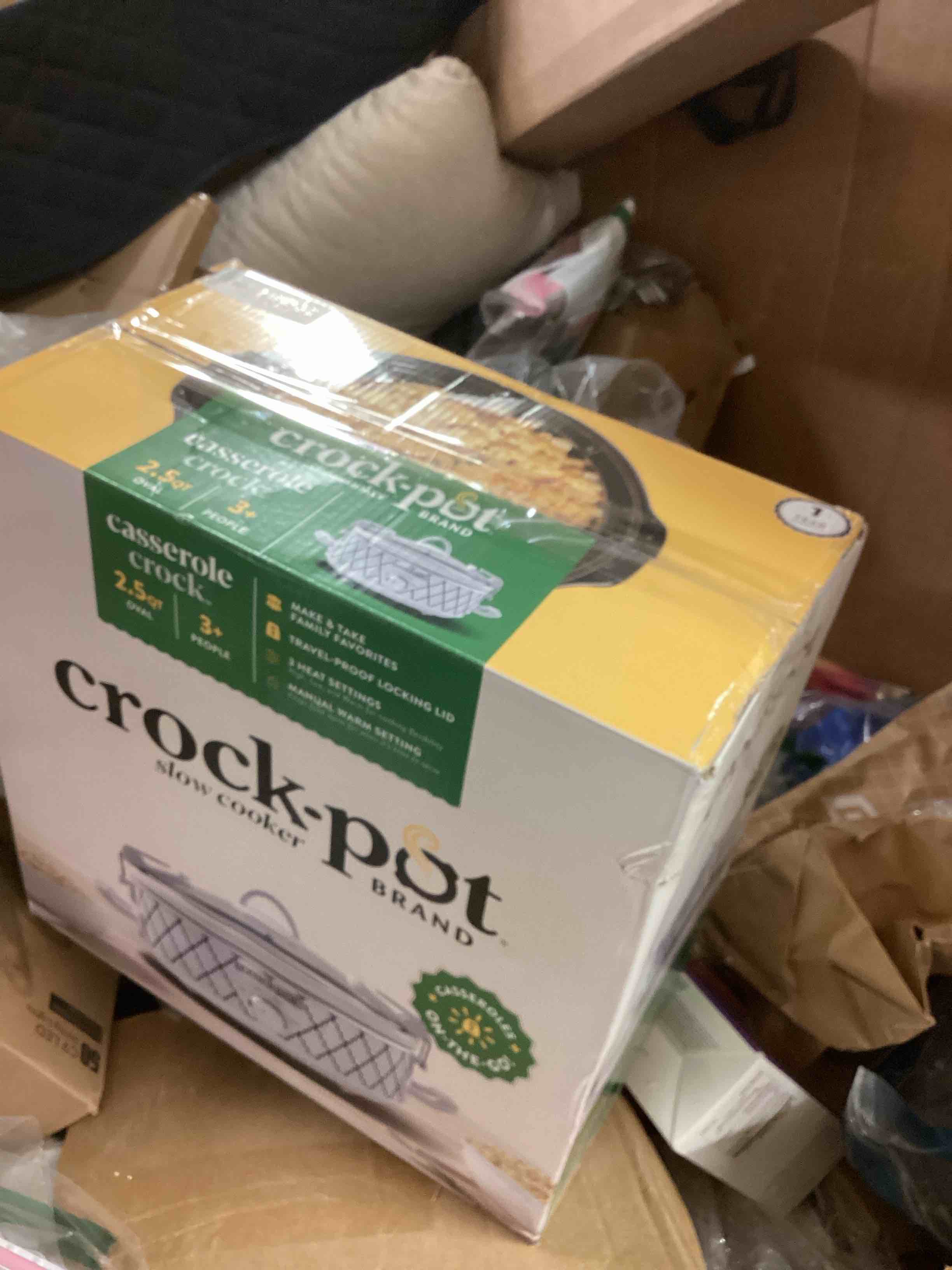 Condition photo showing New/Like New for crock-pot small 2.5 quart casserole slow cooker in white/blue, enjoy eye-catching quick meals, durable and compact 2.5 quarts white/blue