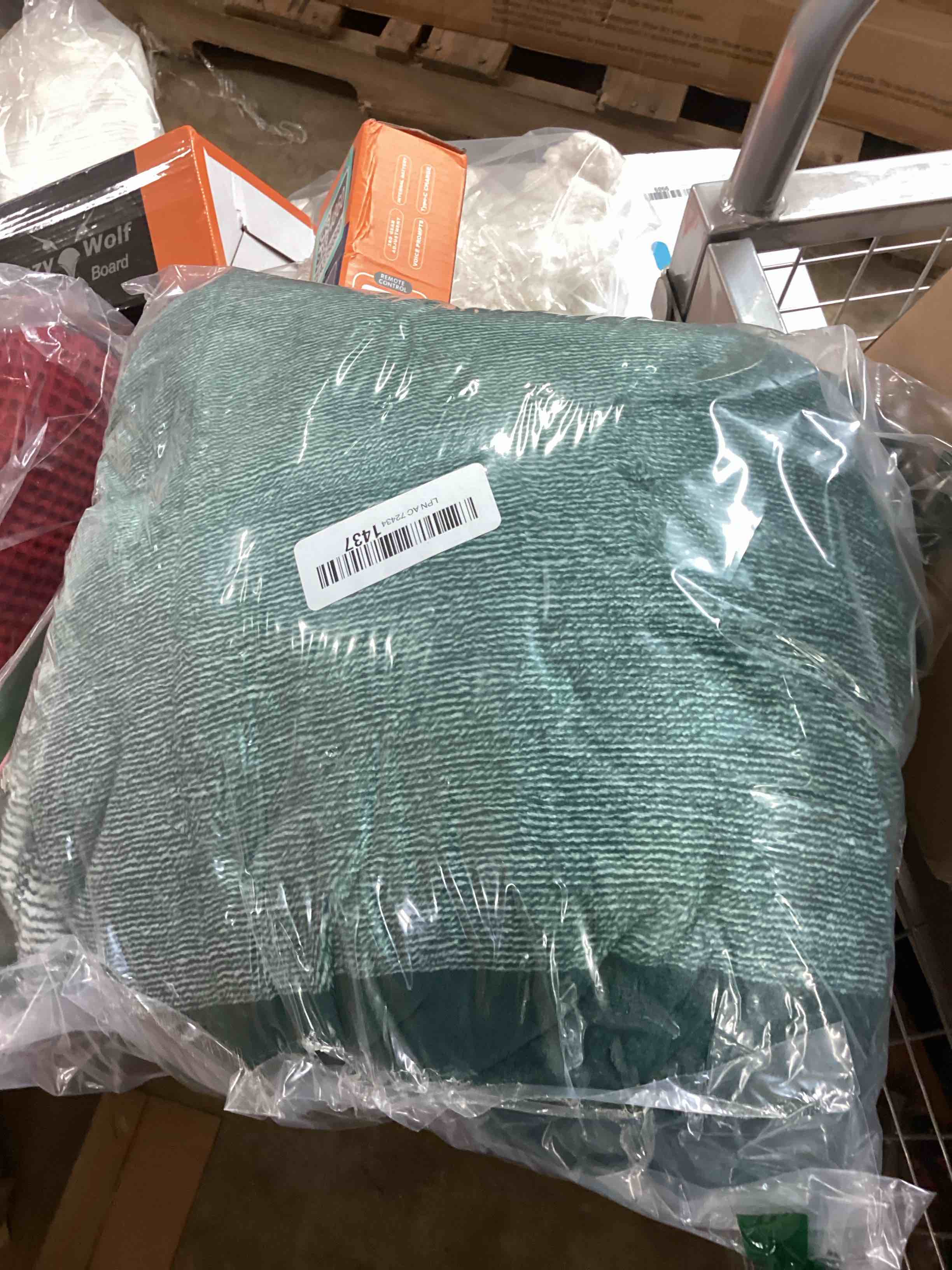 Condition photo showing Good Condition for pavilia green ombre fleece bed blanket, soft & lightweight, emerald forest green gradient, cozy microfiber, twin size (60x80) gradient - green 60 x 80 inches - twin