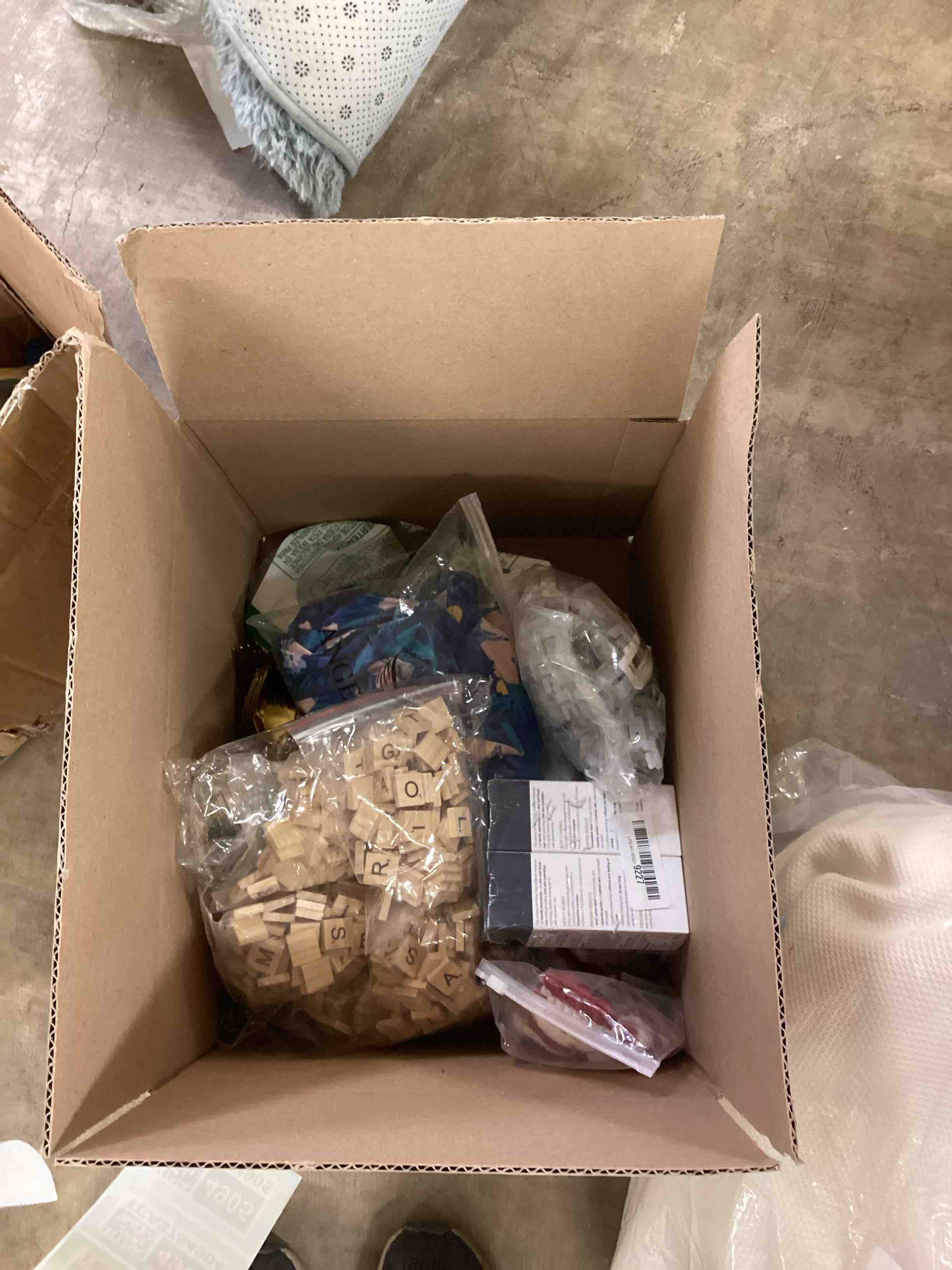 Condition photo showing Good Condition for assorted miscellaneous items