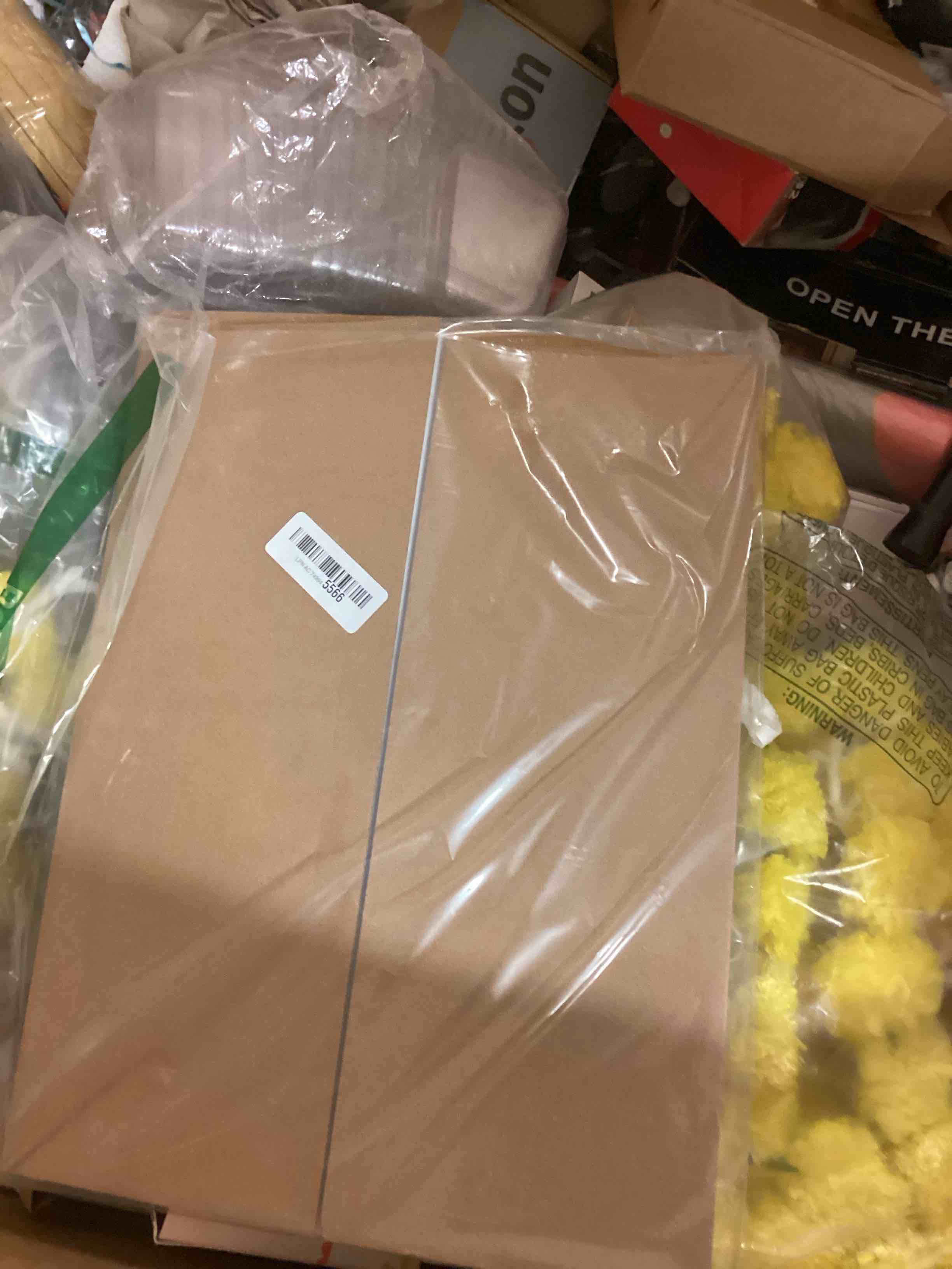 Condition photo showing Good Condition for trifold poster board, 24" x 16", 3-pack, white corrugated project boards for science fairs, school projects, event displays, and business presentations