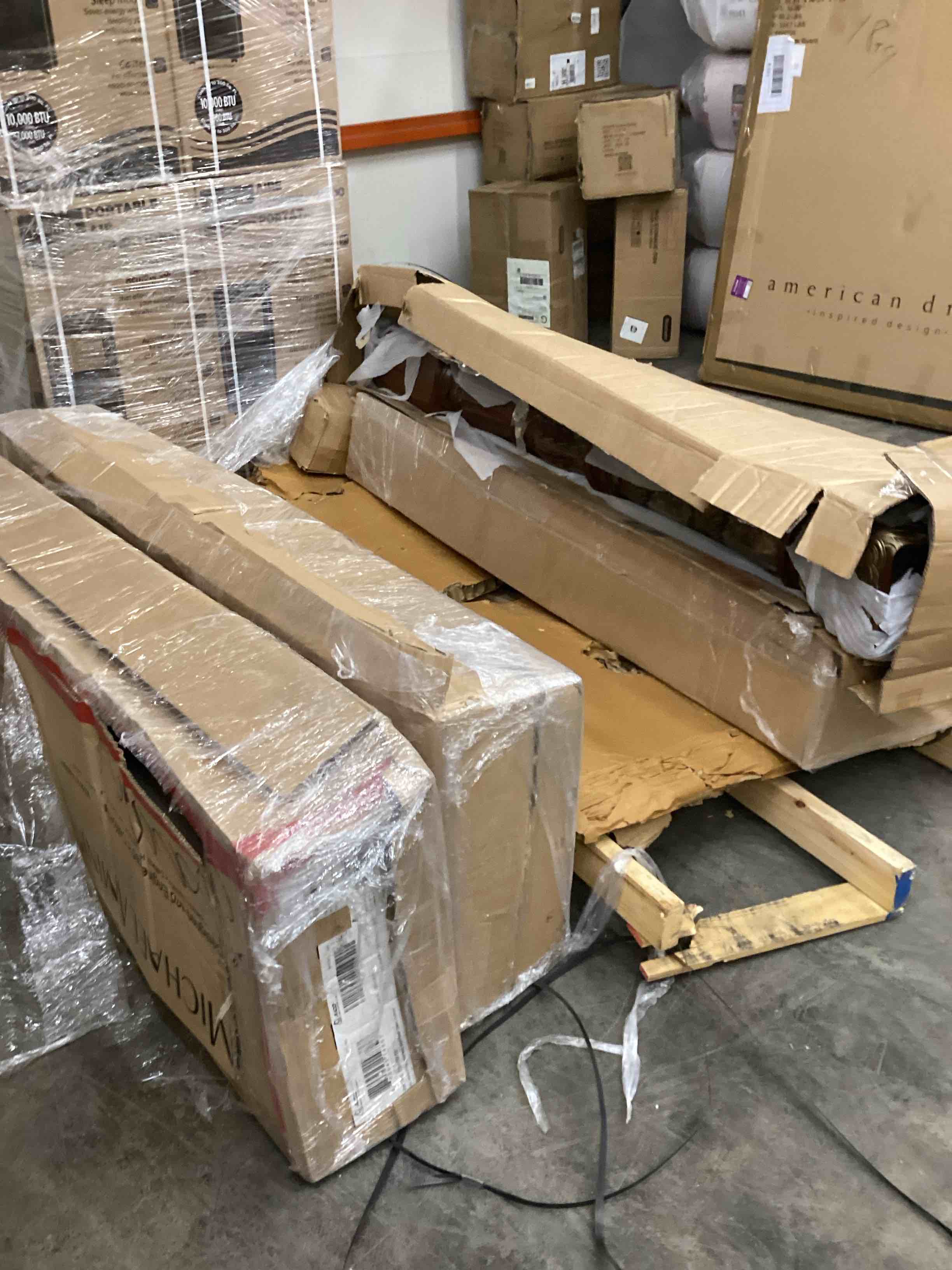Condition photo showing Good Condition for (pickup 4 boxes) aico amini villa valencia 8 pc e king poster bedroom set in classic chestnut ( only 8 columns)