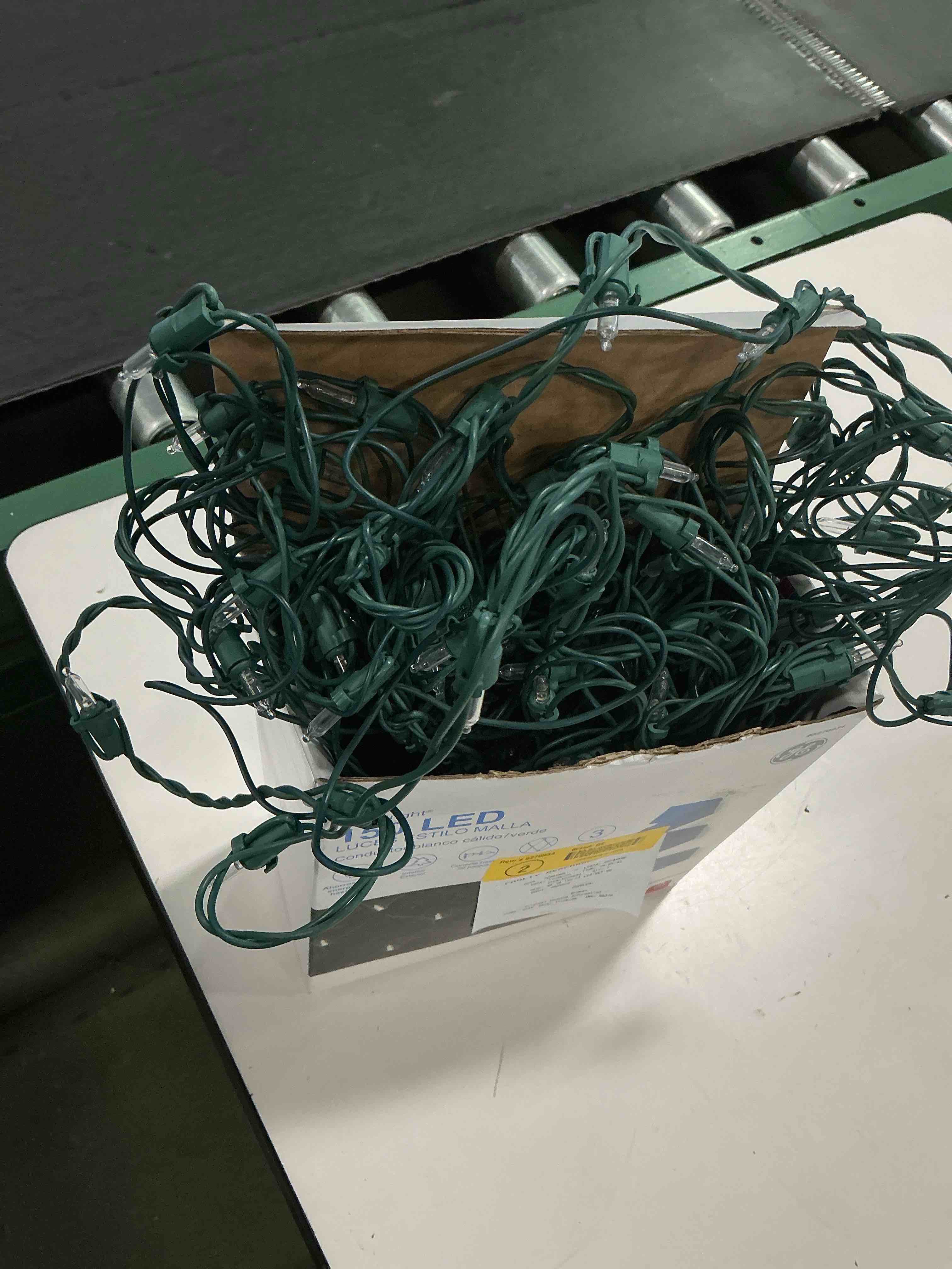 Condition photo showing As Is for GE StayBright 150-Count Warm White LED Net-Style Christmas Lights 6ft X 4ft