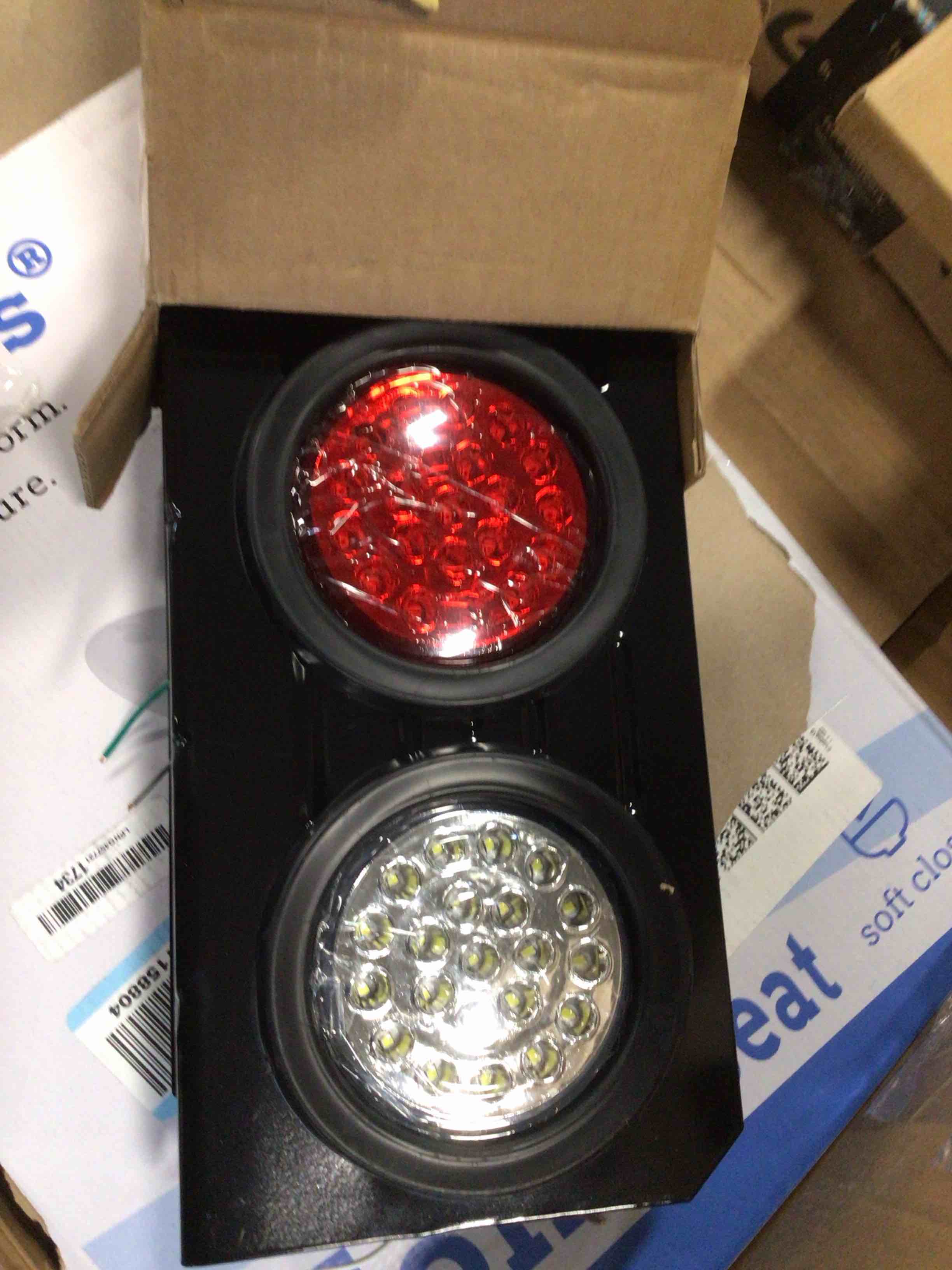 Condition photo showing Good Condition for road hawk 63 led trailer tail lights kit,stop turn signal/brake/reverse tail light with iron bracket base,12v-24v 4 inch round led trailer taillights for truck rv camper trailer(2 pcs)