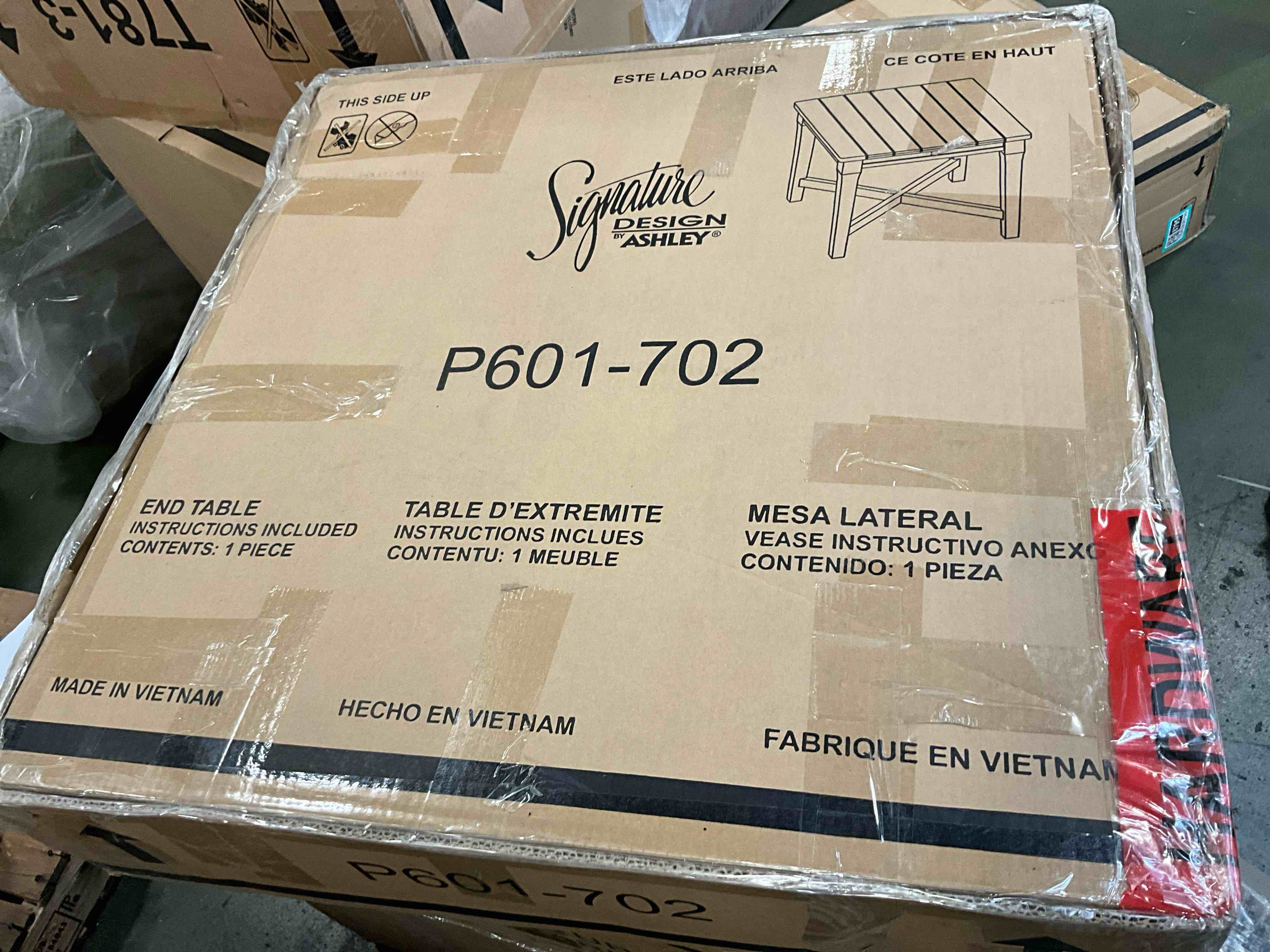 Condition photo showing New/Like New for carter hall outdoor end table  weather-resistant eucalyptus wood  square  beige