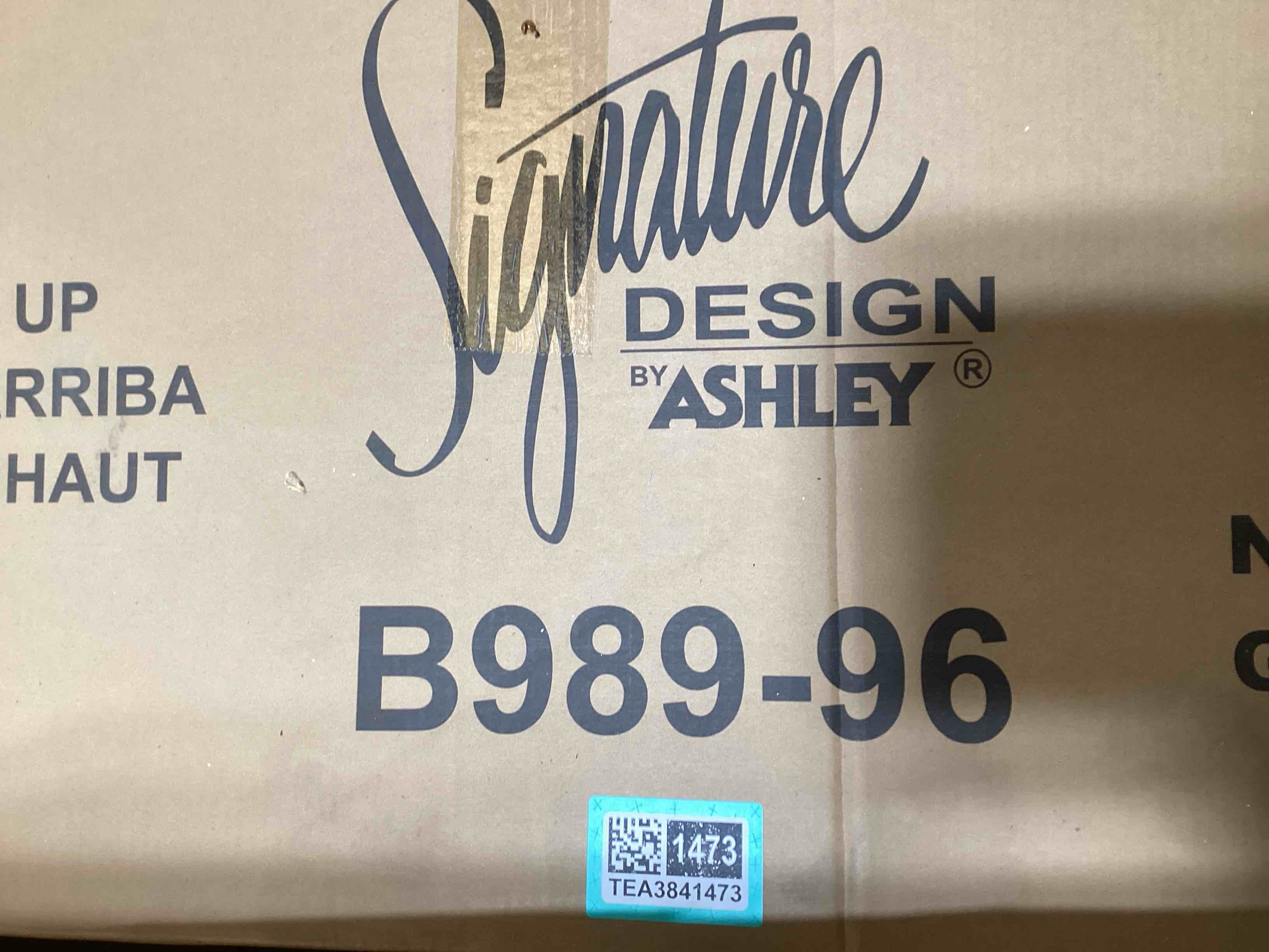 B989-96 Ashley Furniture Foyland Queen Storage Rail With Roll Slat