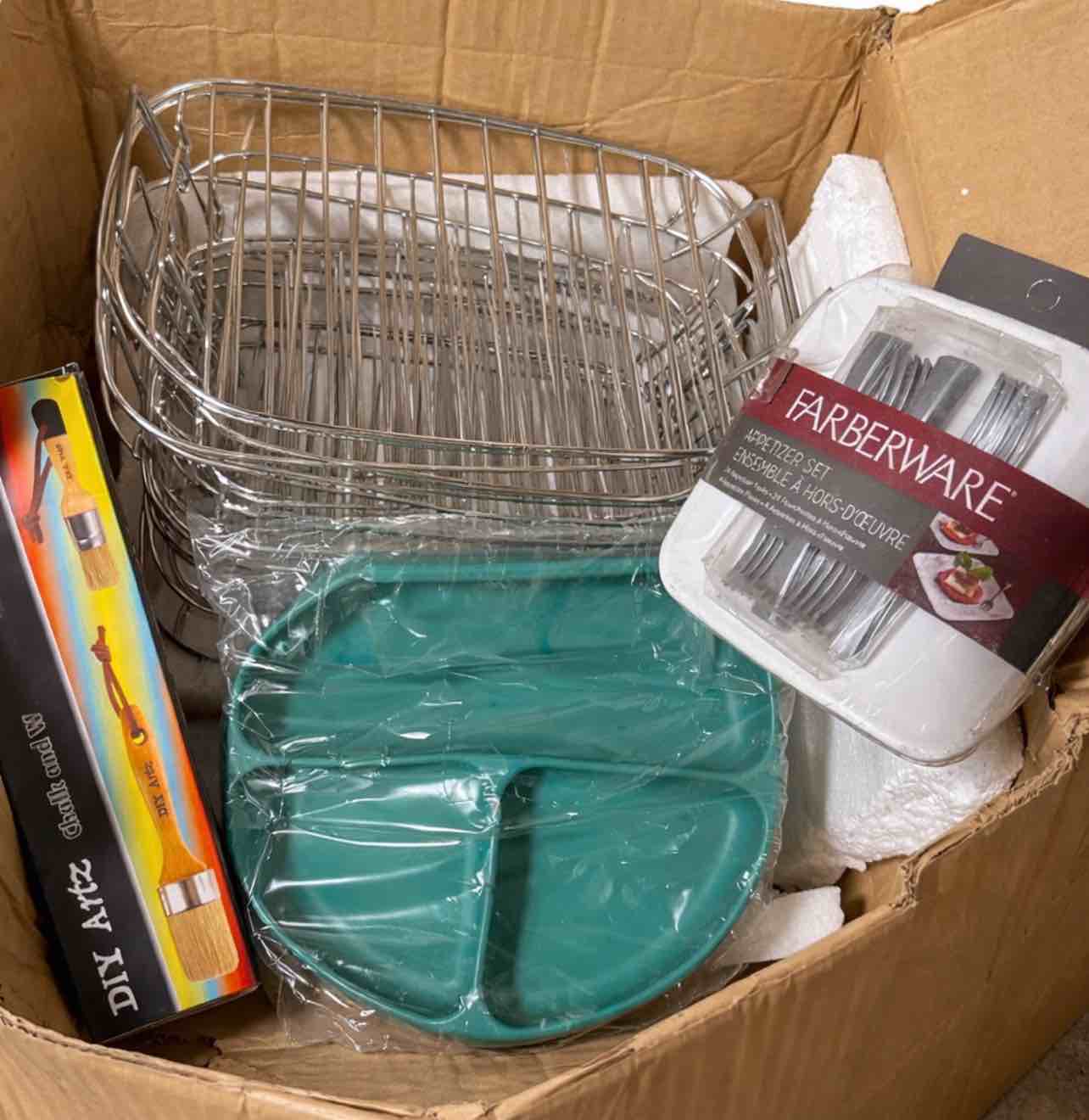 Condition photo showing Good Condition for assorted products: racks, appetizer set, silicone plate and paint brush!  