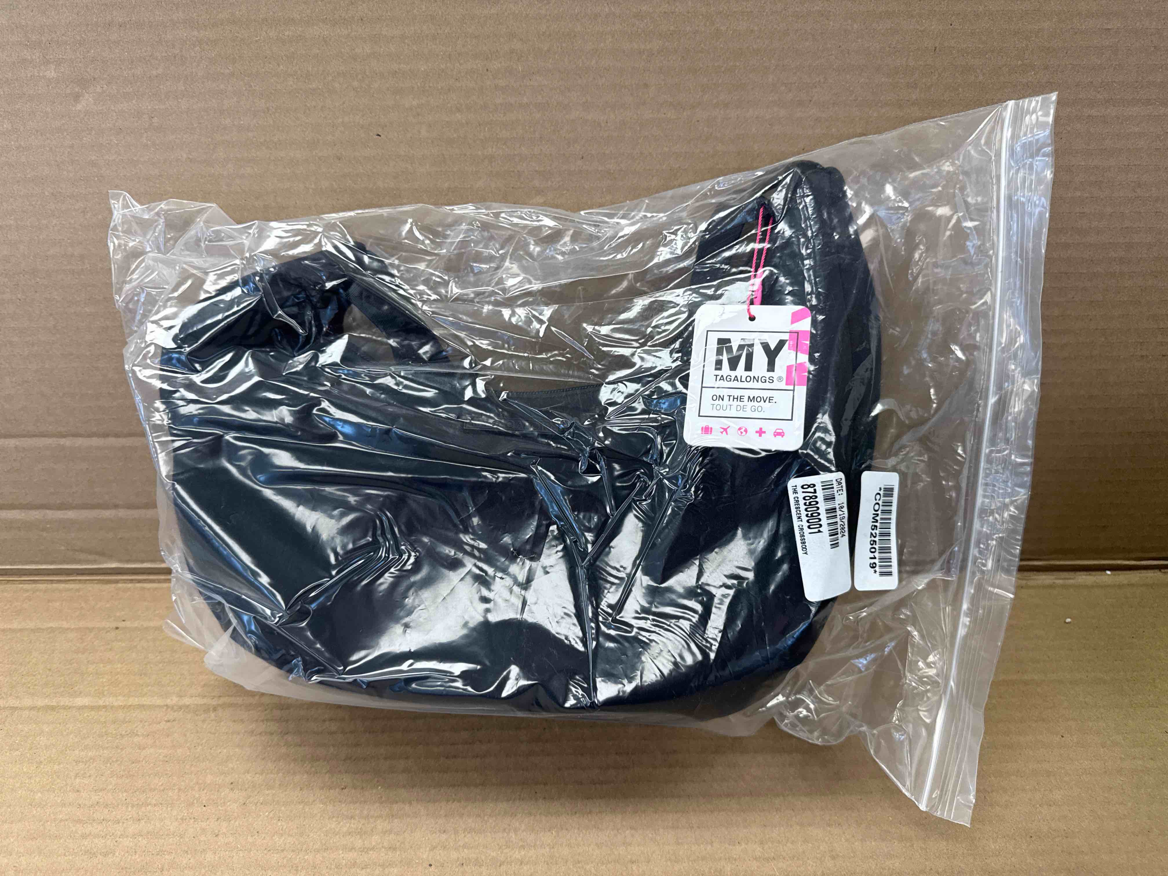Condition photo showing New/Like New for my tagalongs the crescent crossbody black 