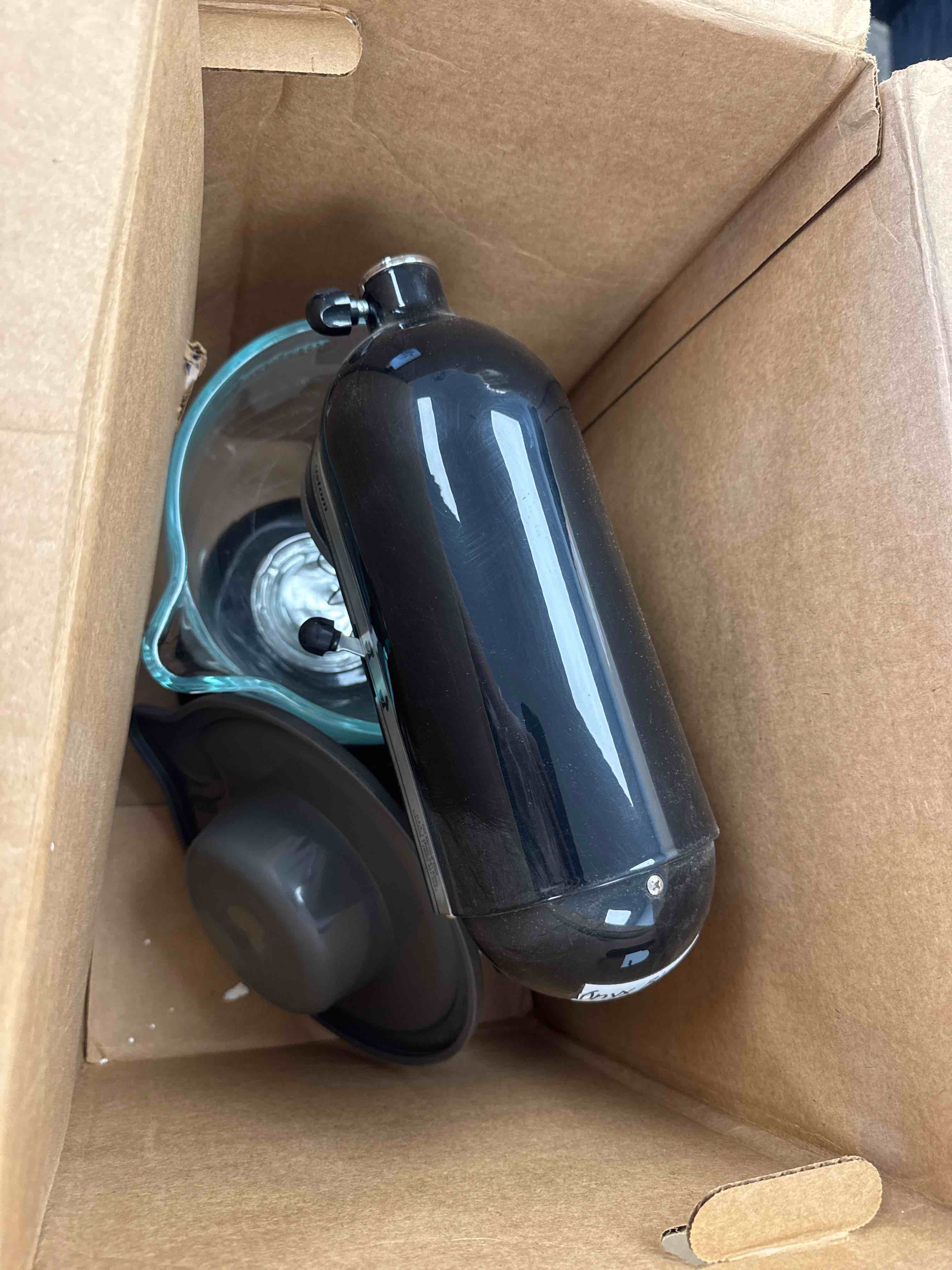 Condition photo showing New/Like New for kitchenaid 5-quart tilt head stand mixer with flex edge beater glass bowl black 