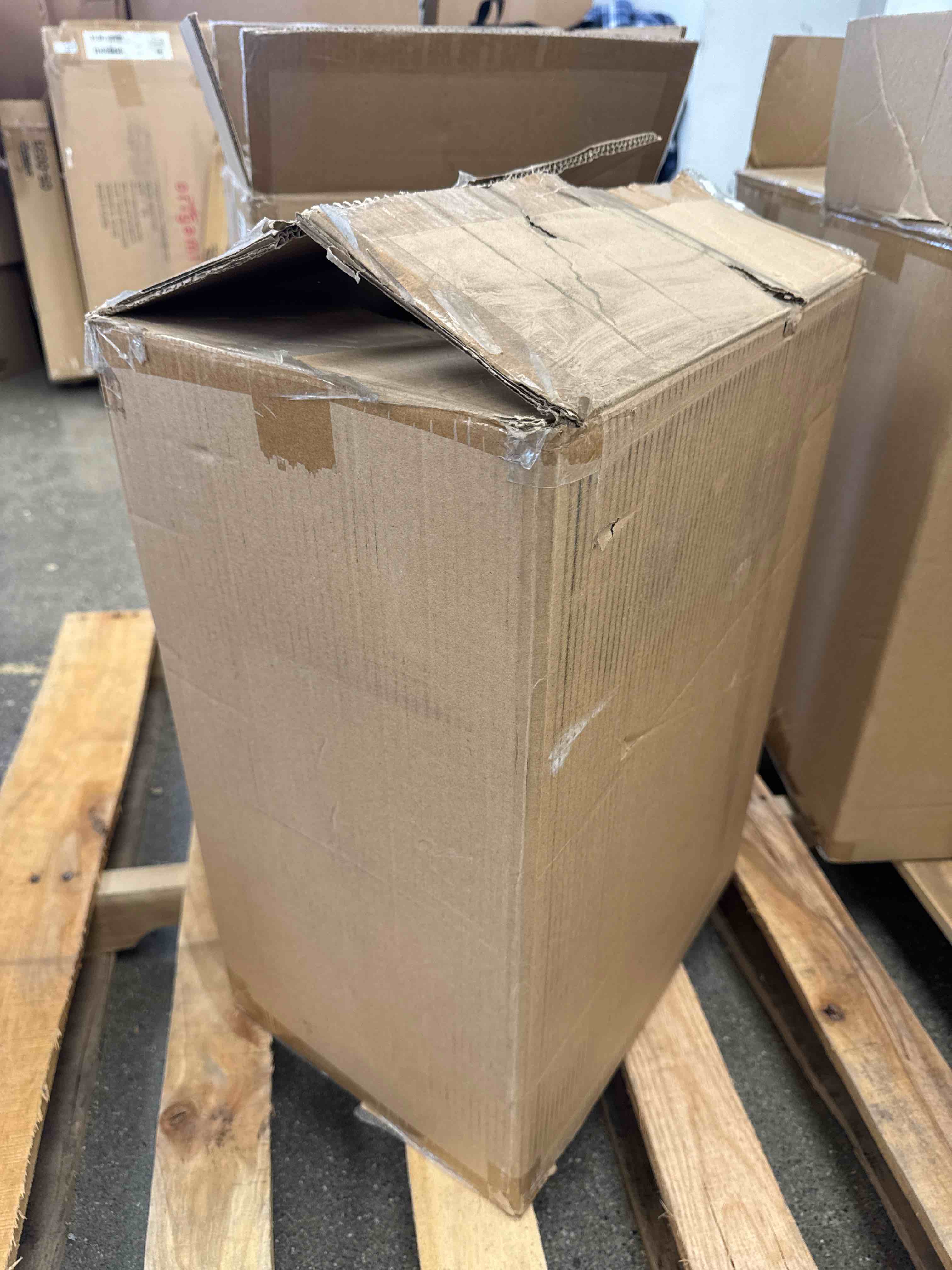 Condition photo showing Good Condition for royal sf120 100 sheet micro shredder white