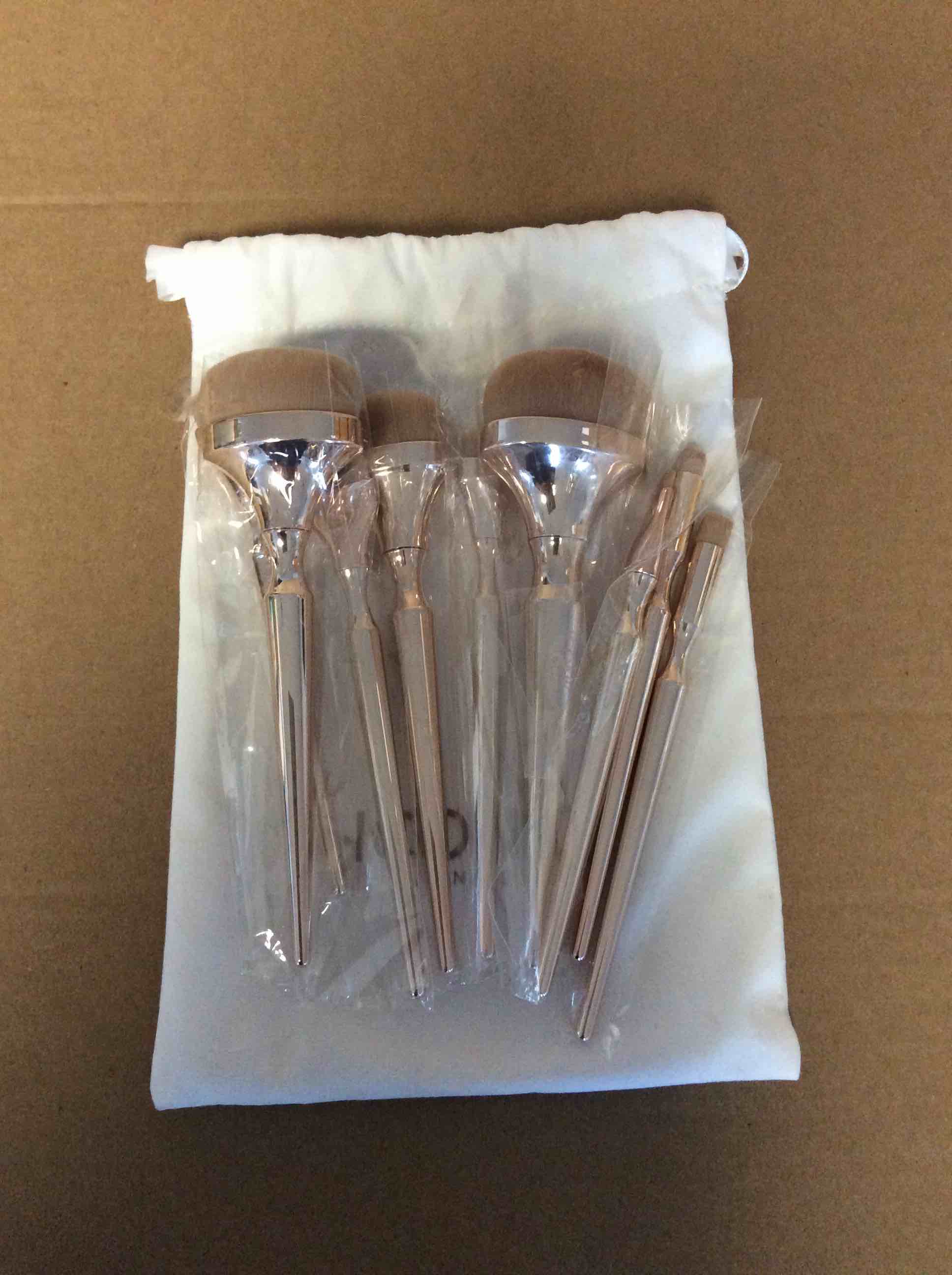 Condition photo showing New/Like New for iconic london luxury makeup brush sets | blend, buff & polish